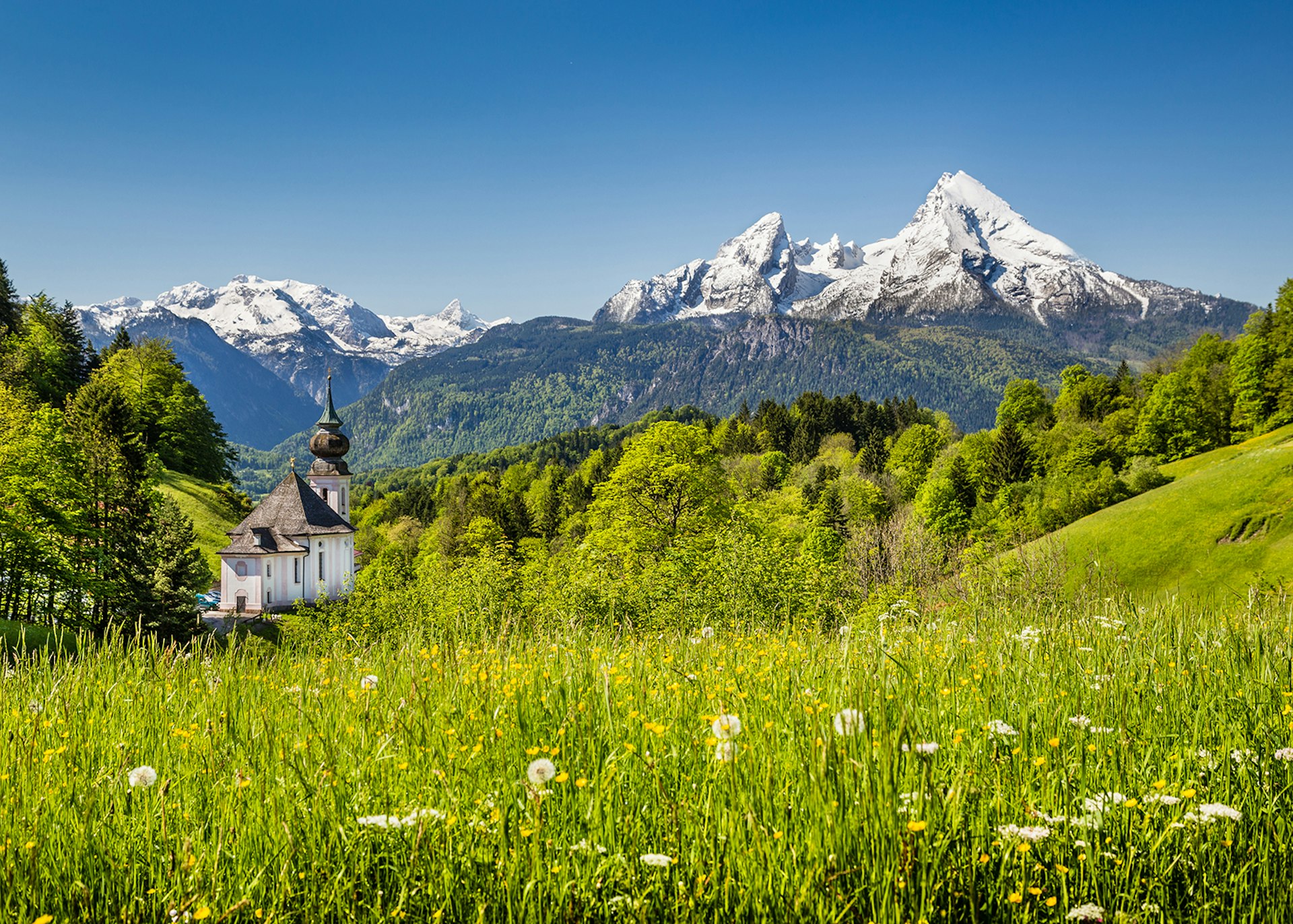 Beautiful mountain landscape in the Bavarian Alps © canadastock / Shutterstock