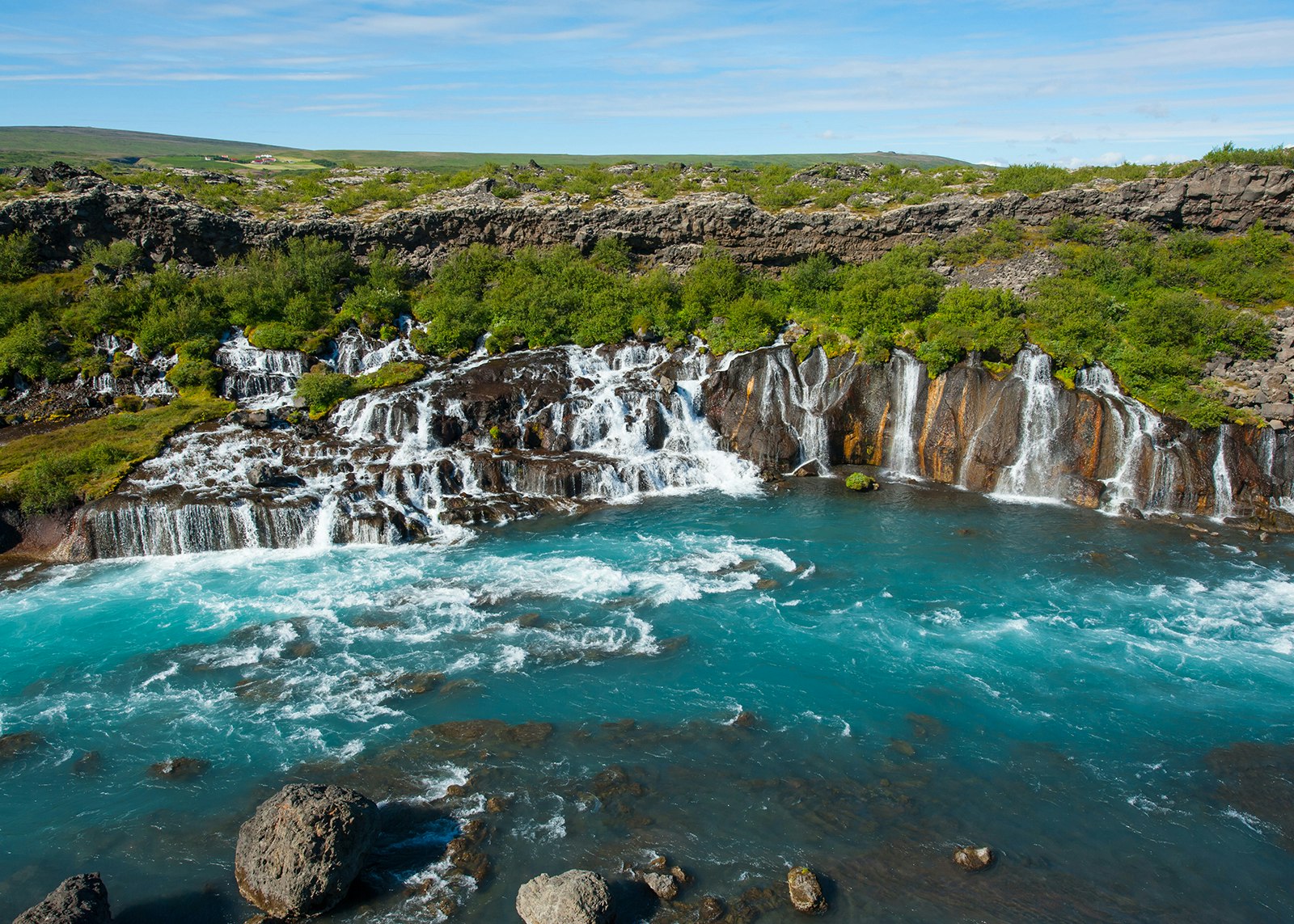 The Hraunfossar waterfall in West Iceland © Filip Fuxa / Shutterstock