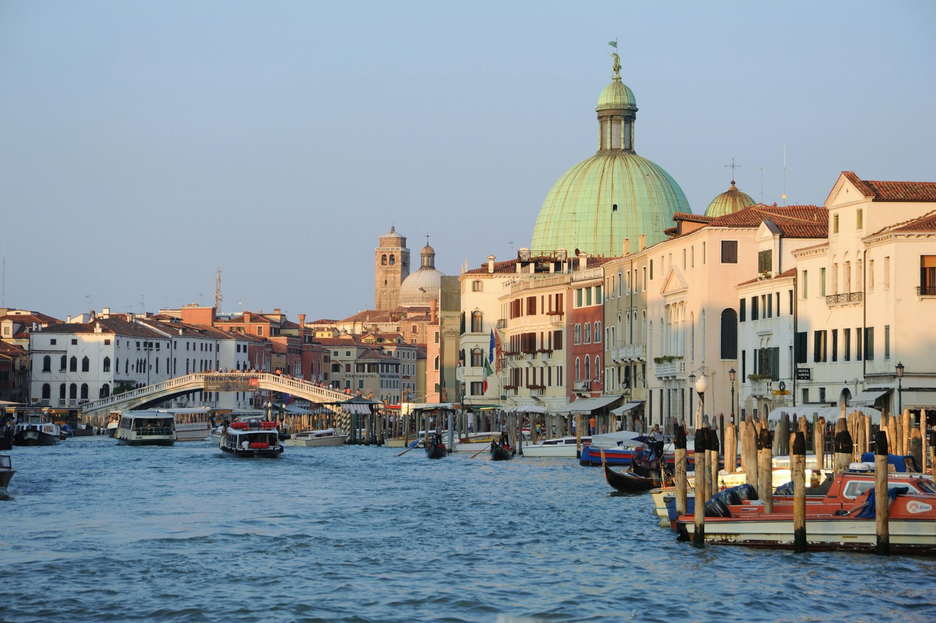 Views of the Grand Canal don't cost a cent. Image by Manfred Segerer/Ullstein Bild/ Getty Images