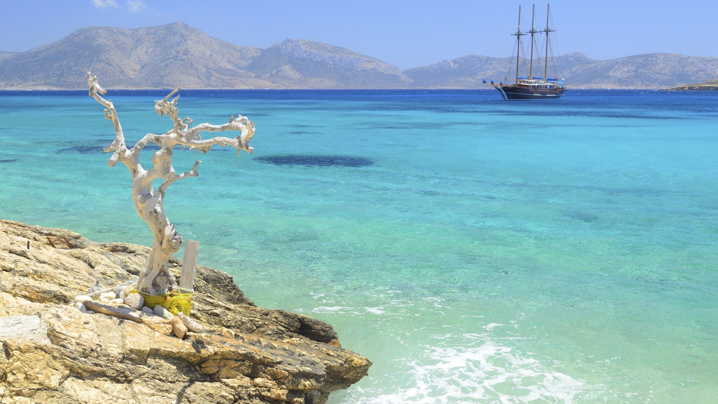 Unspoilt waters of Koufonisia island, Small Cyclades © Aetherial / iStock / Getty Images