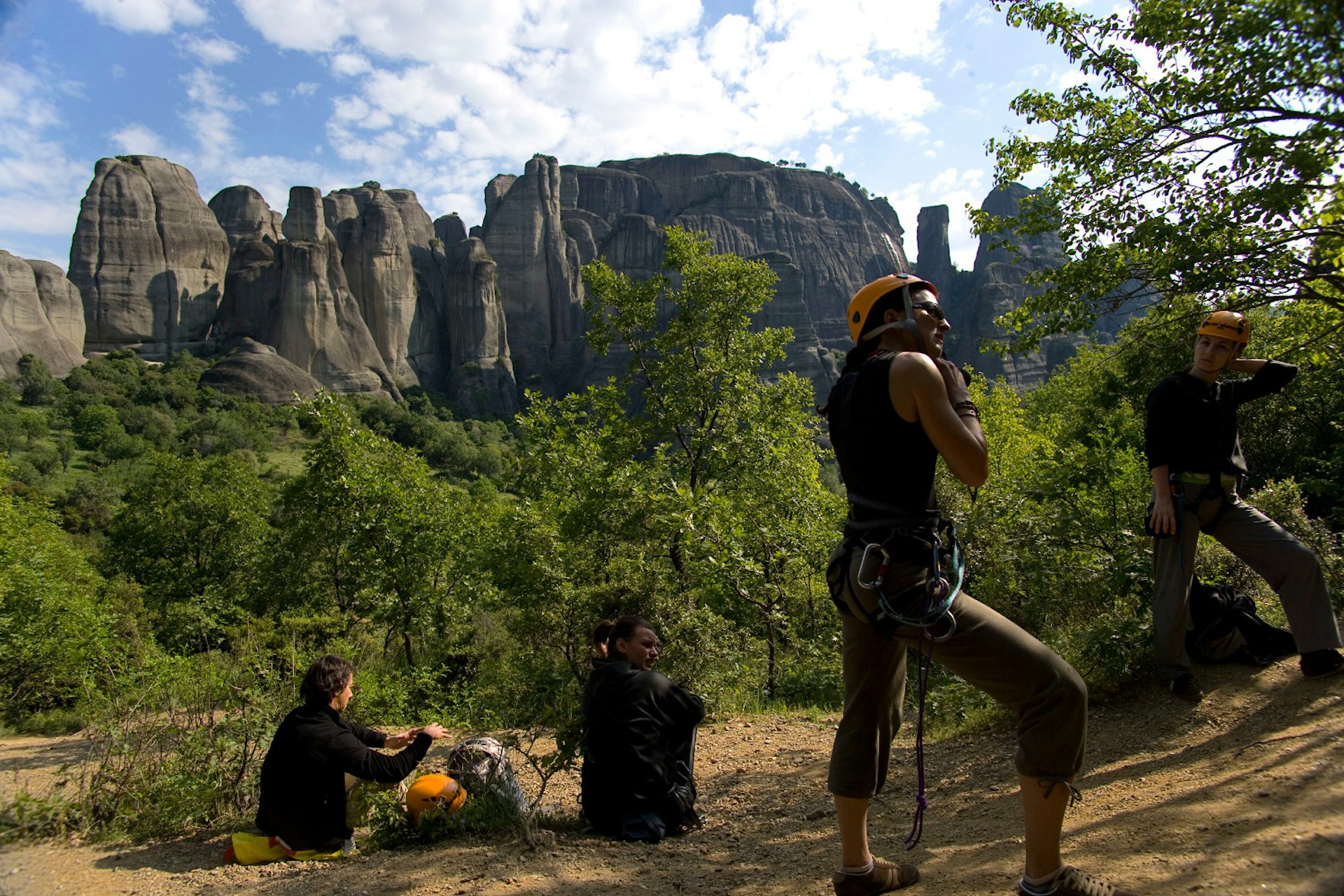 Rock climbers facing the challenge of Meteora © Milos Bicanski / Getty Images