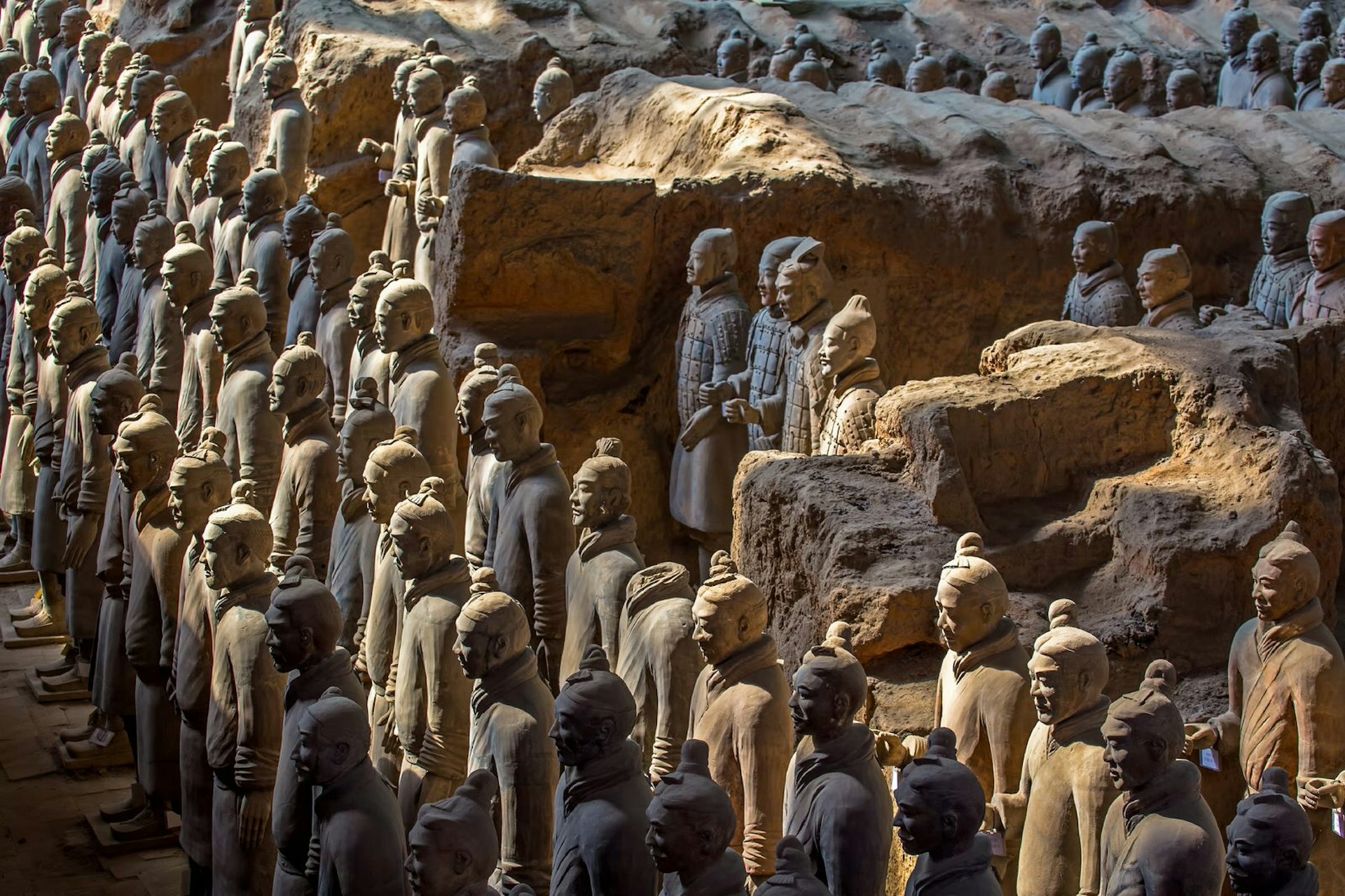 Terracotta Warrior Army: tomb of the emperor Qin Shi Huang © Bule Sky Studio / Shutterstock