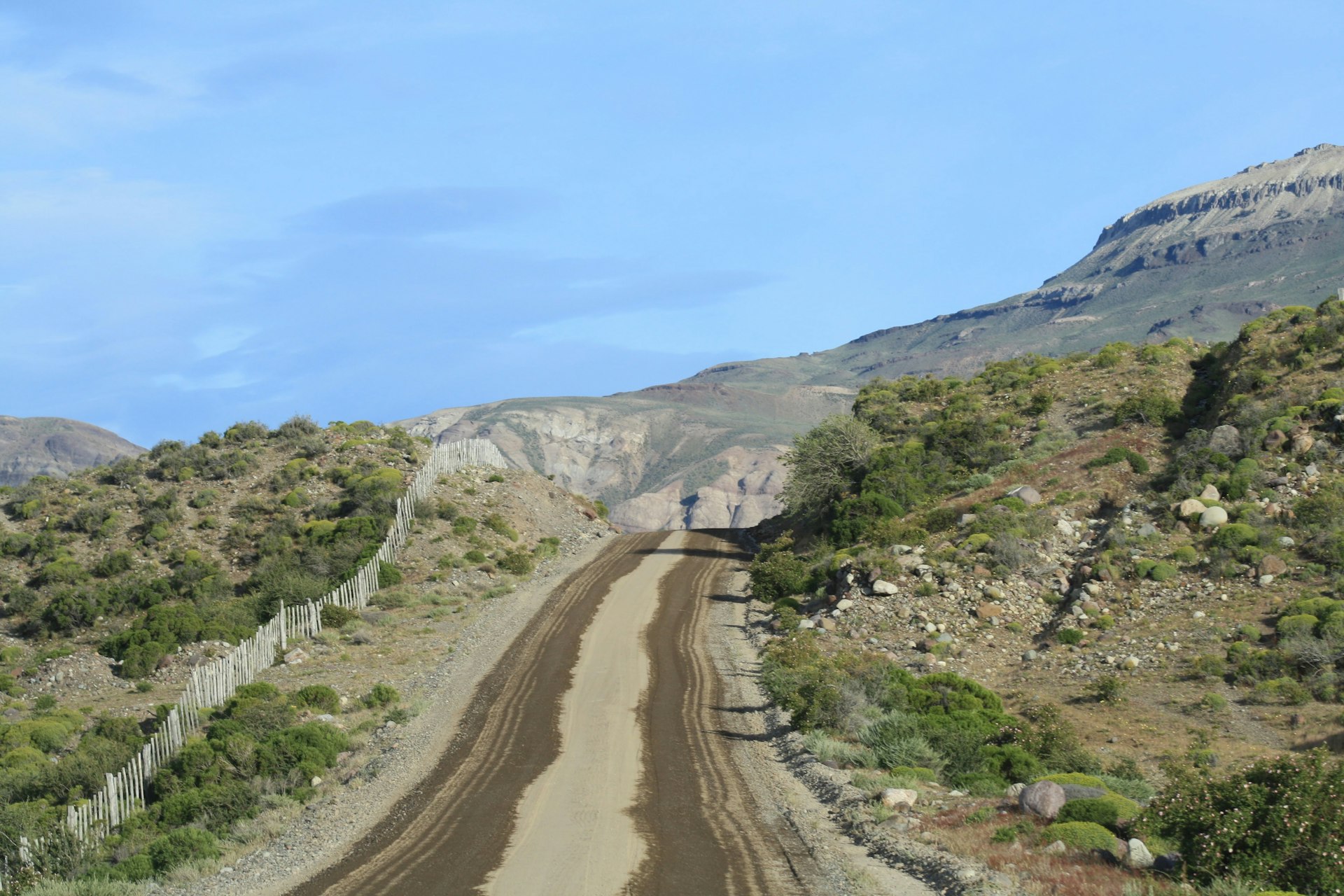 Dirt road along the Carretera Austral © Carolyn McCarthy