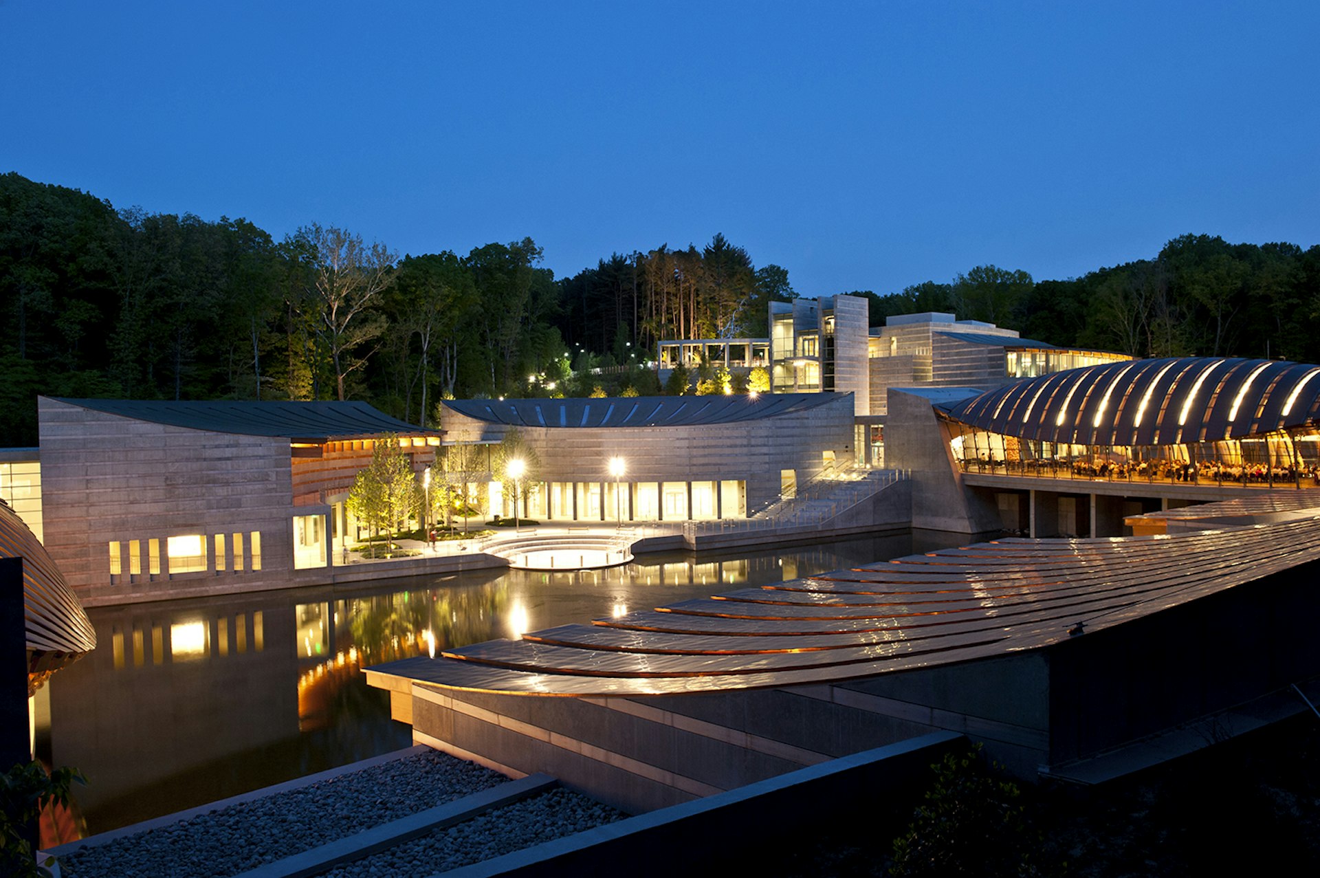 Wander interconnected walkways between galleries at Bentonville's Crystal Bridges of American Art. Image courtesy of Arkansas Department of Parks and Tourism