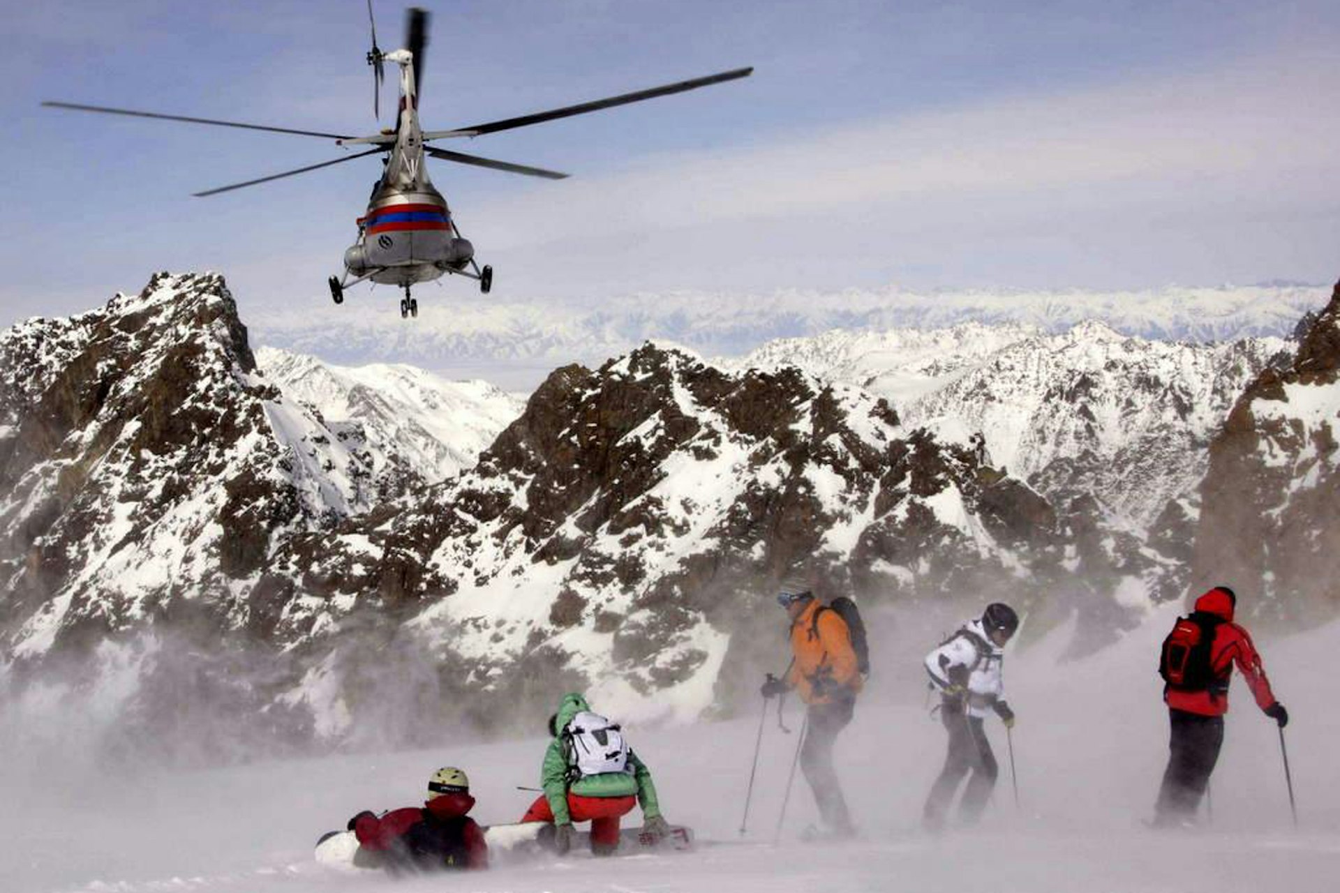 Kyrgyzstan is one of the cheapest countries in the world for heliskiing © helipro.kg