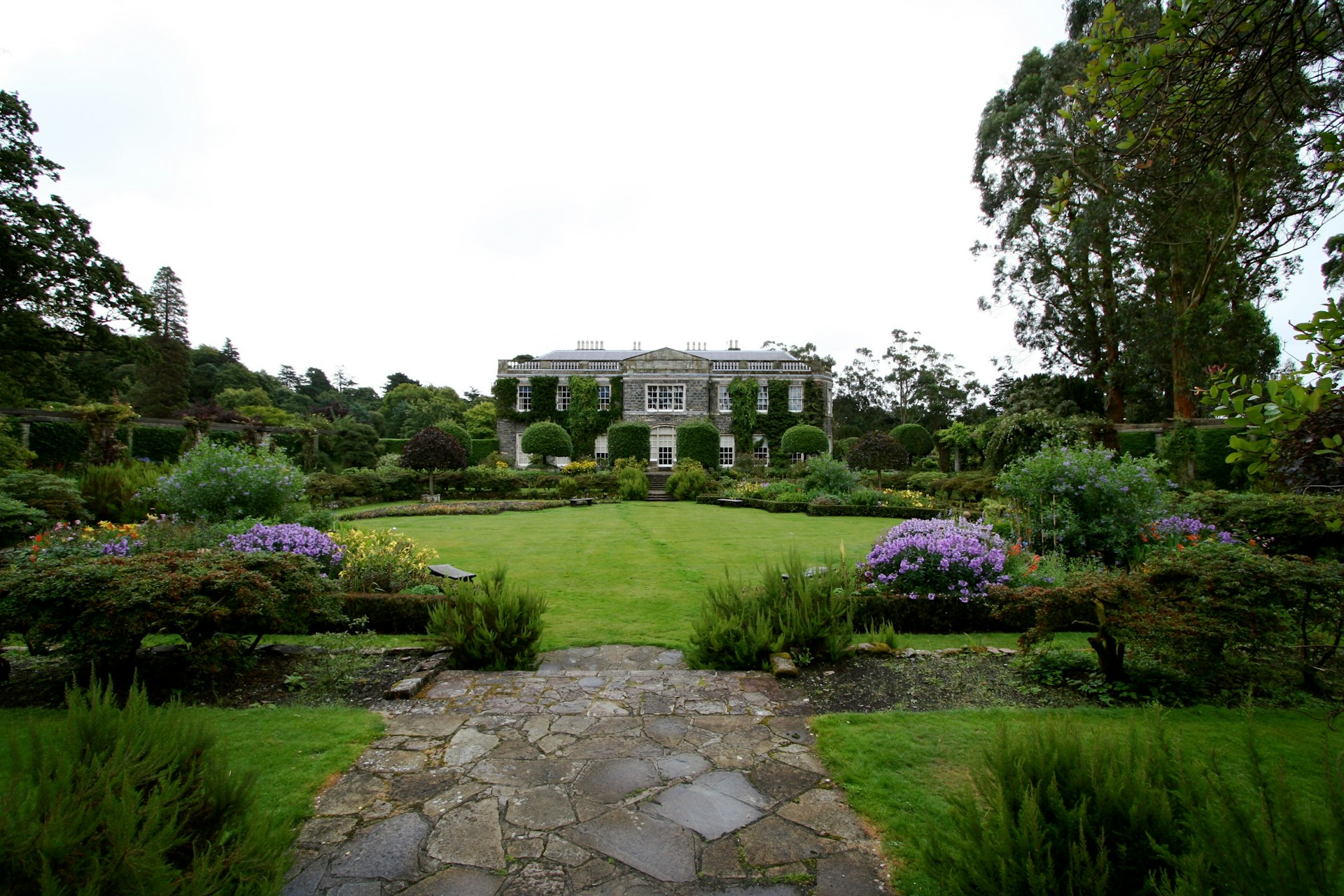 Mount Stewart House & Gardens. Image by Ramón / CC BY-SA 2.0