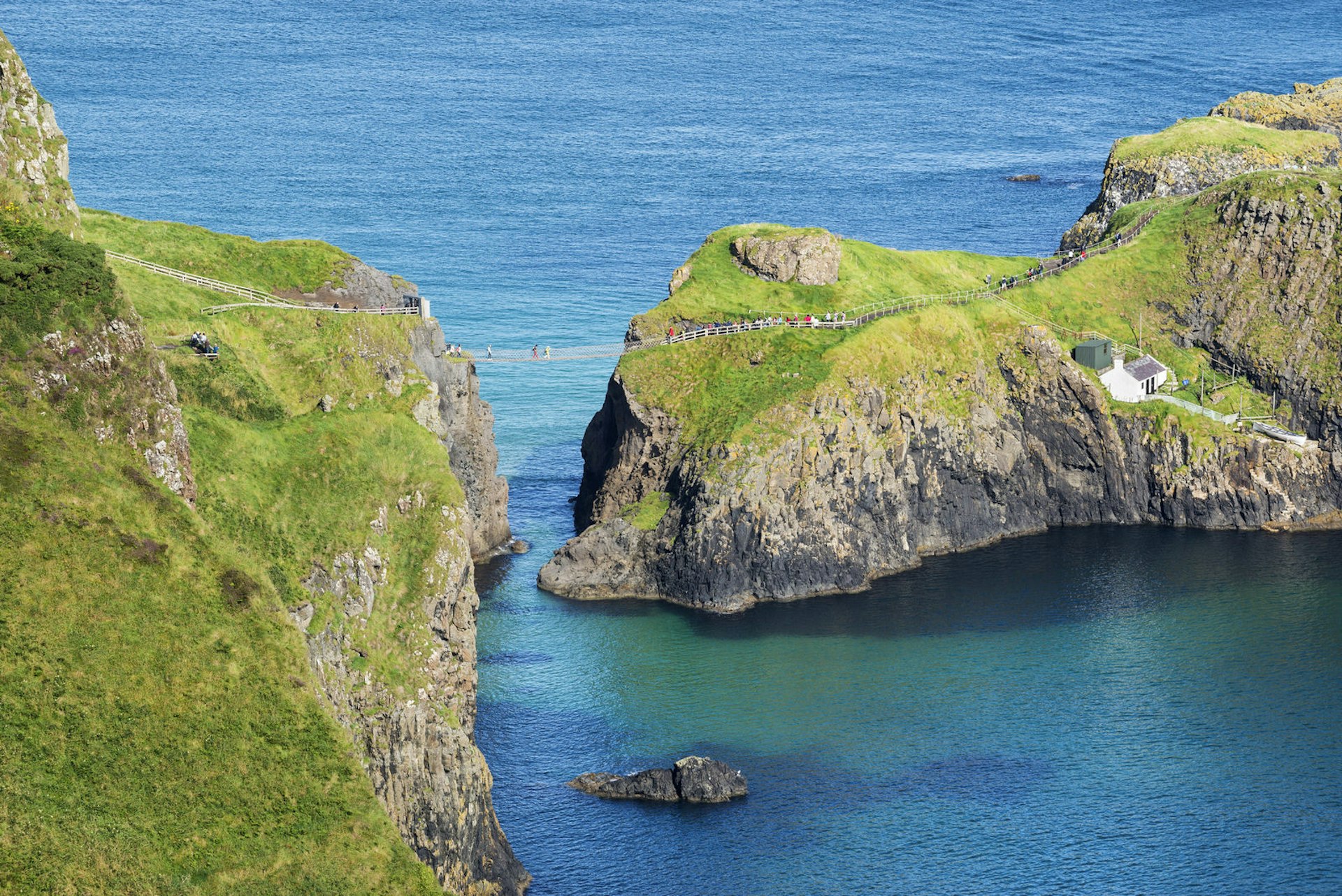 Carrick-a-Rede Rope Bridge © Westend61 / Getty