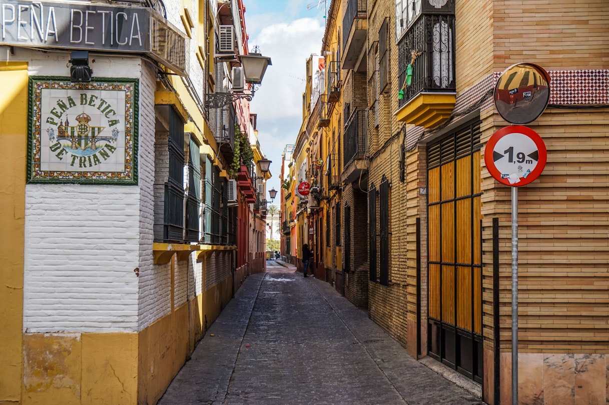 Typical Triana back-street leading down to the river © Brendan Sainsbury / Lonely Planet