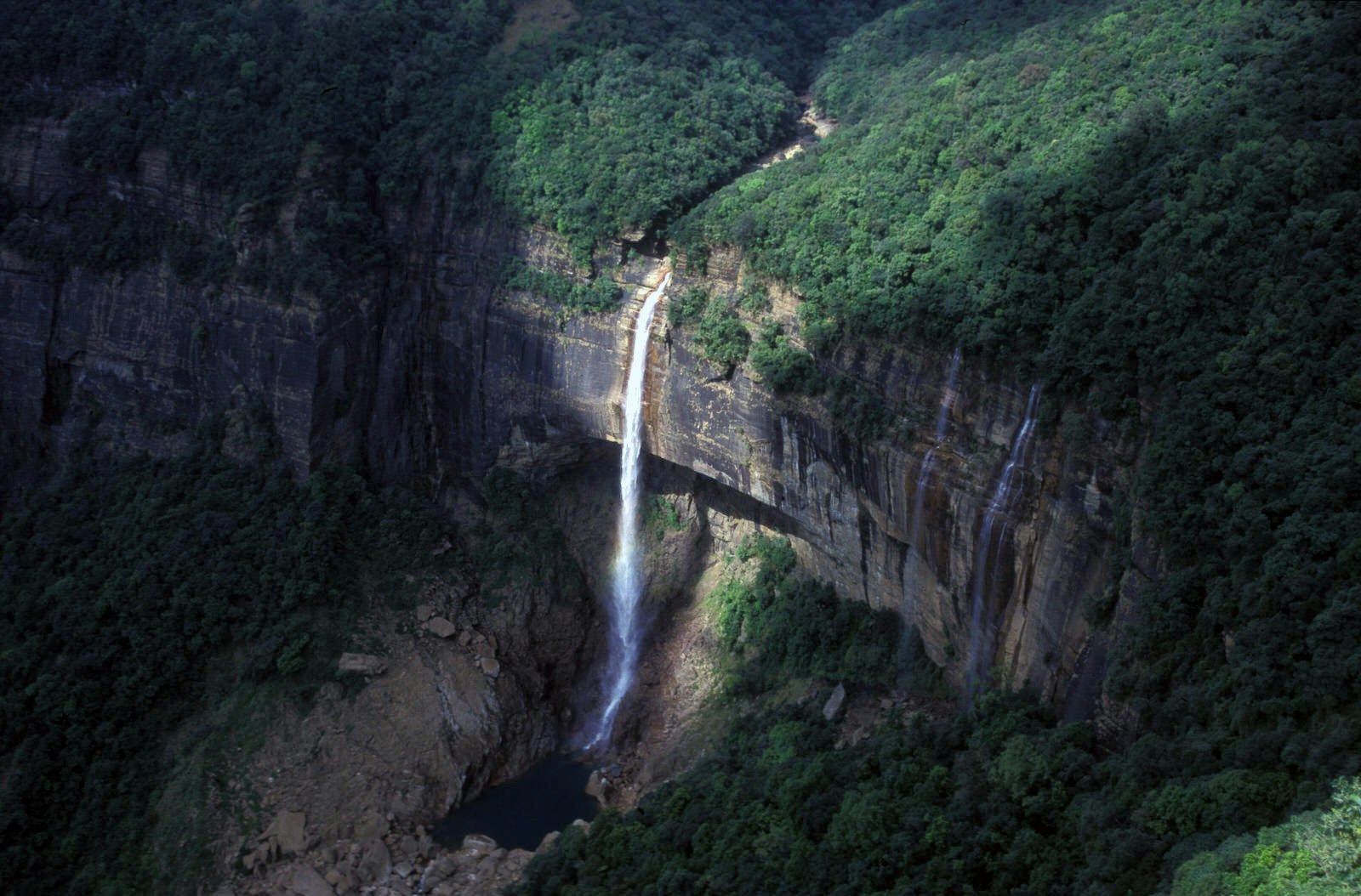 Nohkalikai – India's highest waterfall – plunges about 340m into the depths of a gorge © Joe Bindloss / Lonely Planet