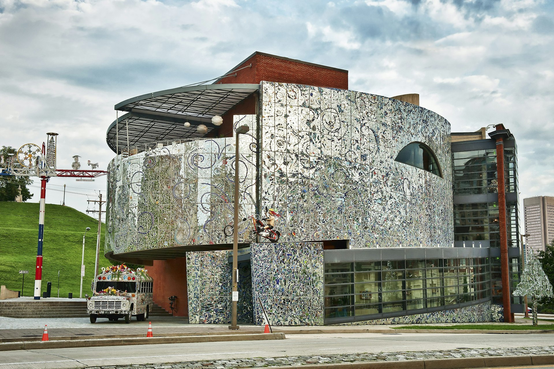 BALTIMORE, MARYLAND, UNITED STATES - 2011/08/18: American Visionary Art Museum, Inner Harbor. (Photo by John Greim/LightRocket via Getty Images)
