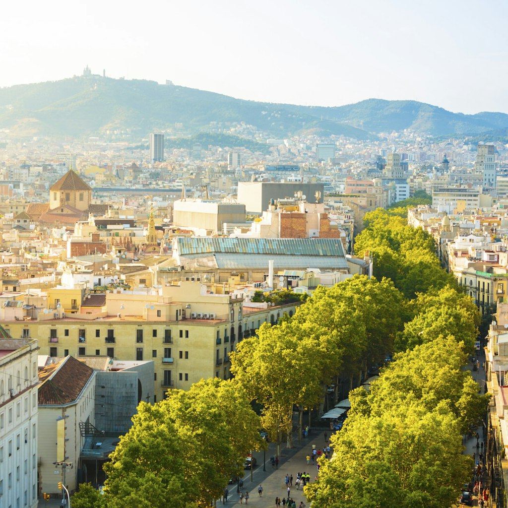 View of Las Ramblas and Barcelona cityscape © ©MichaÃ…Â‚ Krakowiak/Getty Images/iStockphoto
