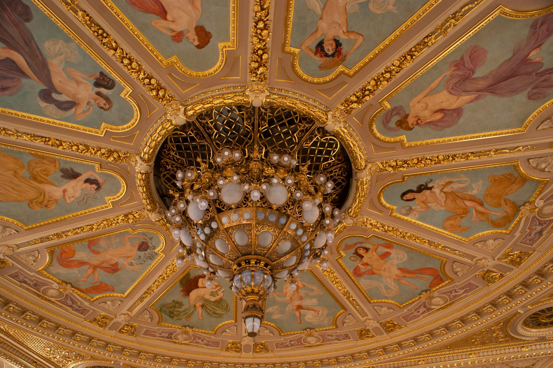 The ornate ceiling of the Lviv Theatre of Opera and Ballet © eFesenko / Shutterstock