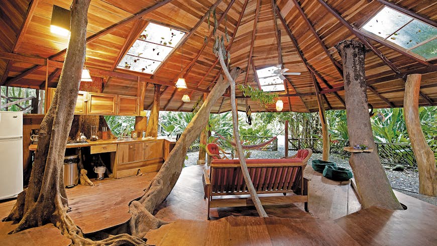 El primer piso de la casa del árbol en el Tree House Lodge en Costa Rica