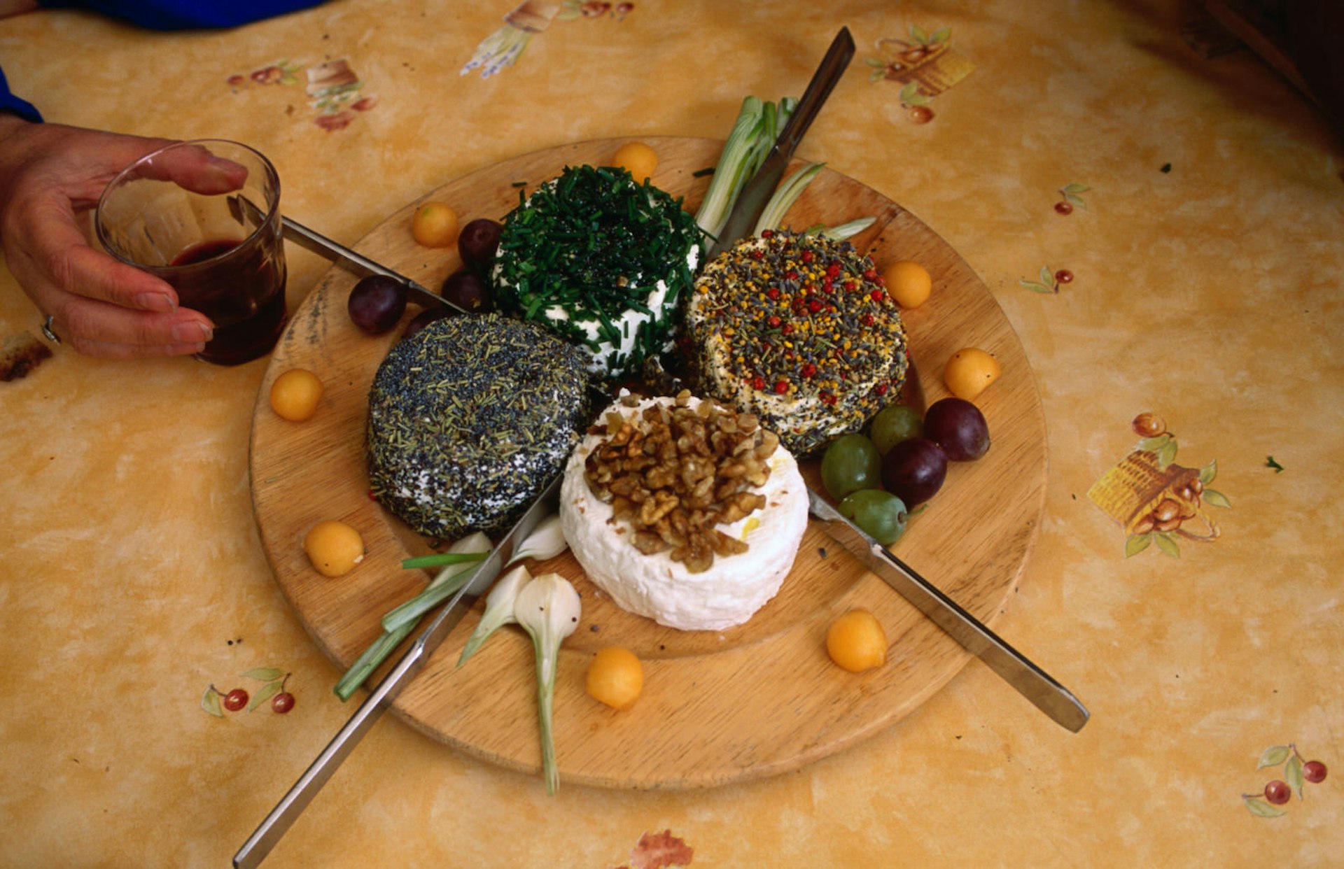 Goat cheese dish at a restaurant in Saint-Léon-sur-Vézère in the Dordogne © Roberto Soncin Gerometta / Getty Images