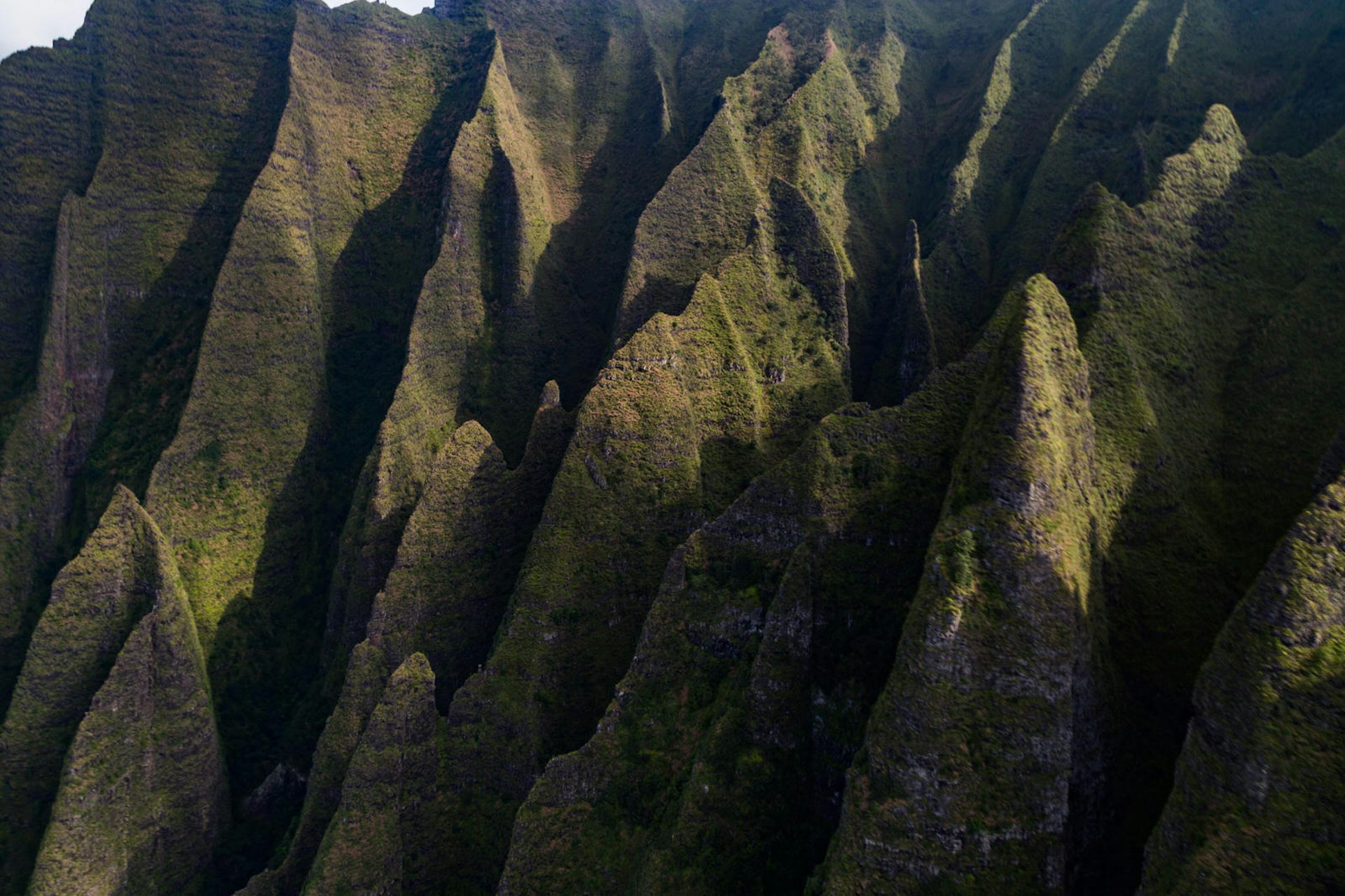 The Cathedrals of the Na Pali Coast on Kauai © Alexander Howard / Lonely Planet