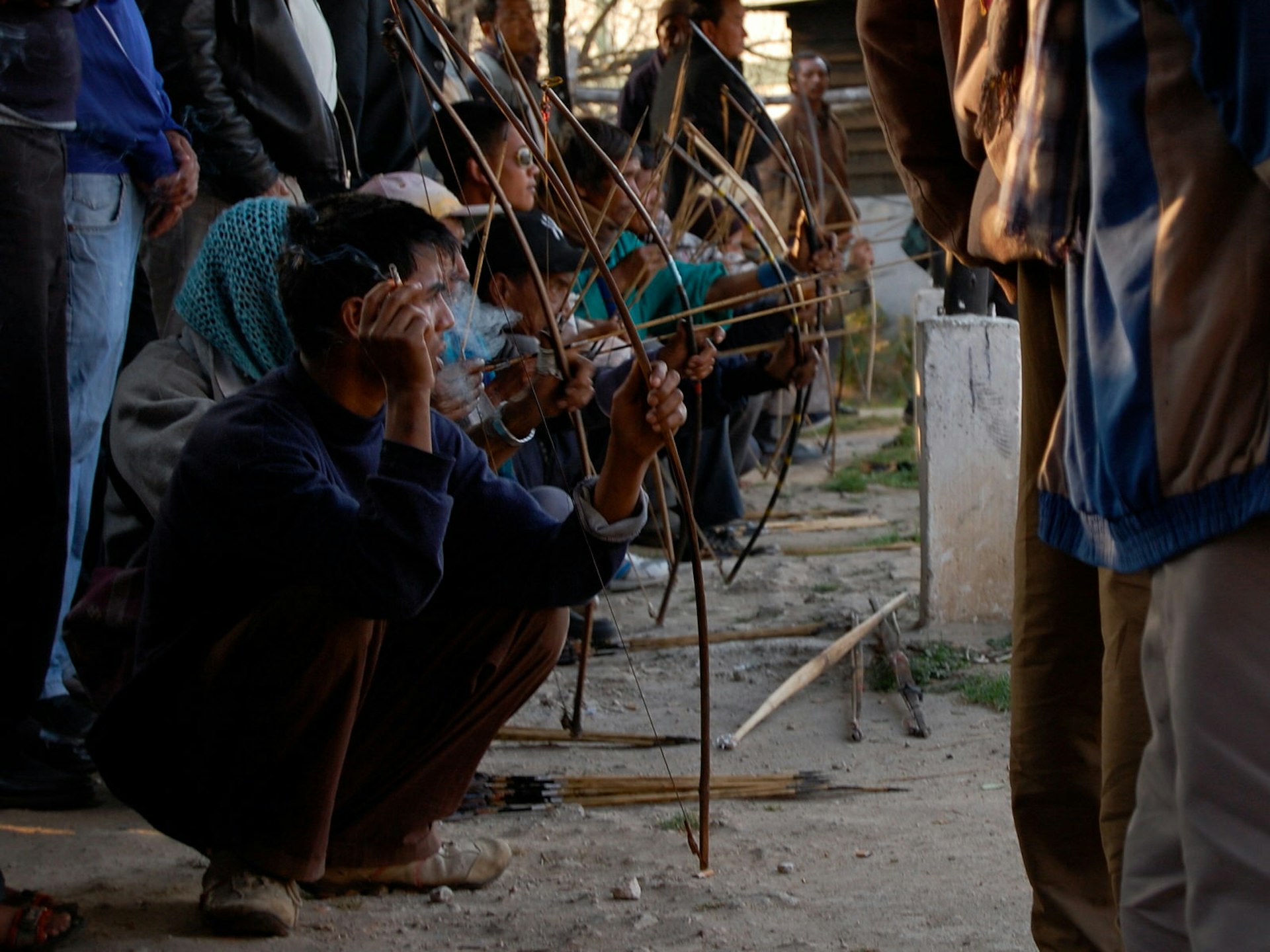 Khasi archers weigh up the competition in Shillong © Satish Krishnamurthy / CC BY 2.0