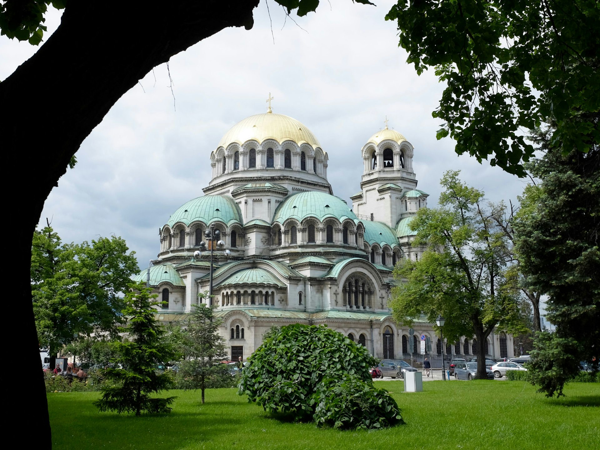 The golden domes of Aleksander Nevski Cathedral © Mark Baker / Lonely Planet