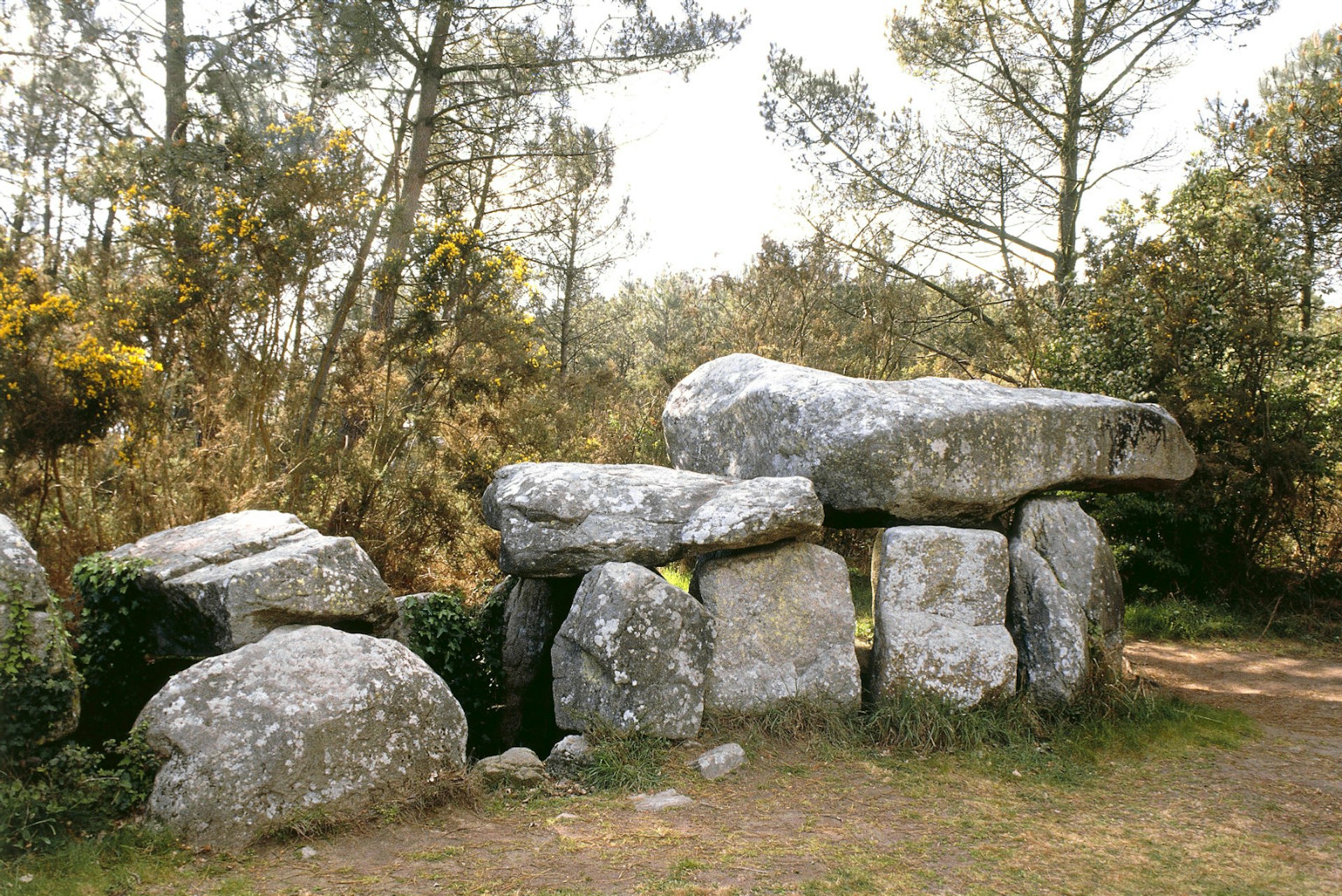 Dolmen de Mané Kerioned is a free alternative to Carnac's main ancient site © DEA G. BERENGO GARDIN / Getty Images