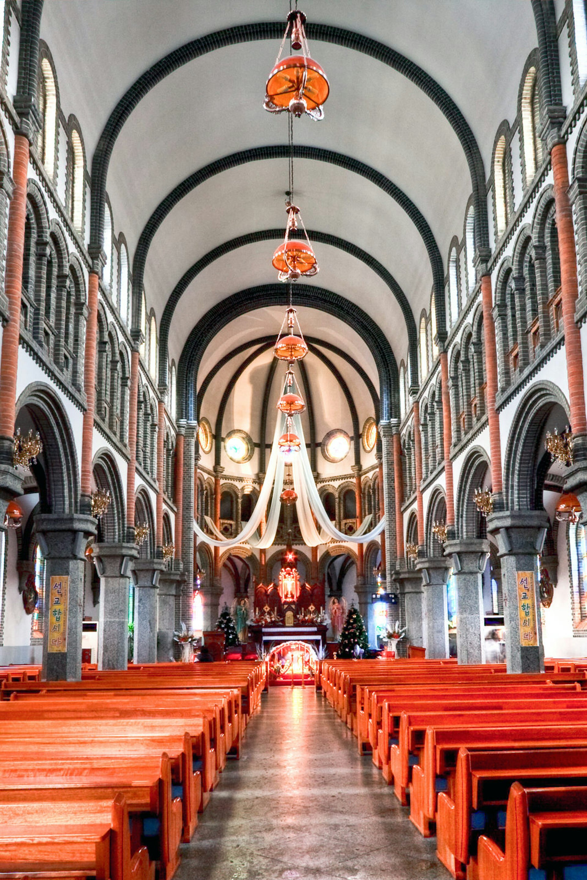 Jeondong Church is the catholic church in Jeonju, South Korea.It is the old romanesque church. Inside, I could see its beauty and why it is one of the most beautiful churches in South Korea.