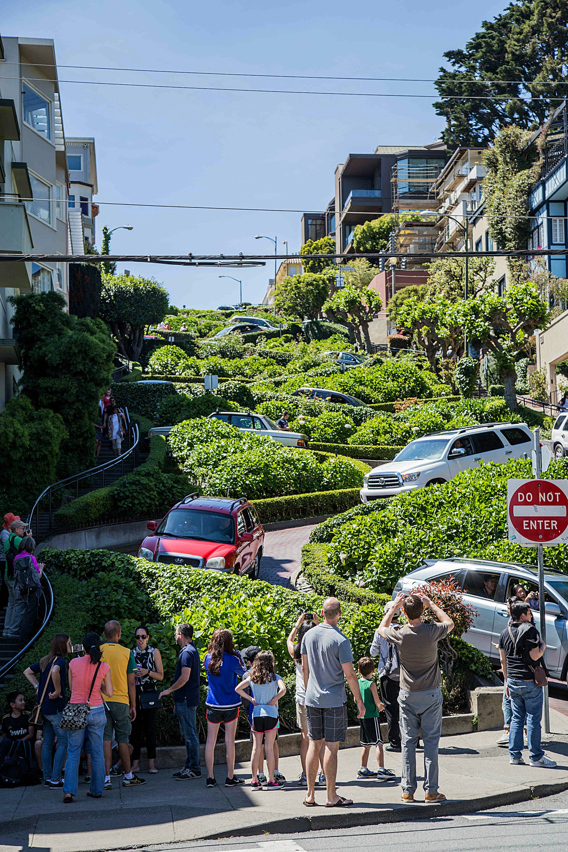 Lombard Street's pretty switchbacks attract tourists and film crews © Alexander Howard / Lonely Planet