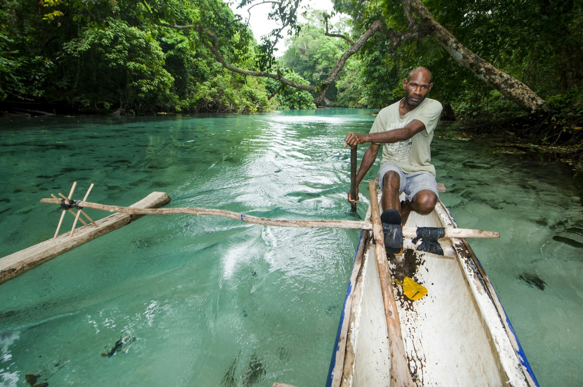 Be guided down river in an outrigger canoe © Paul Harding / Lonely Planet