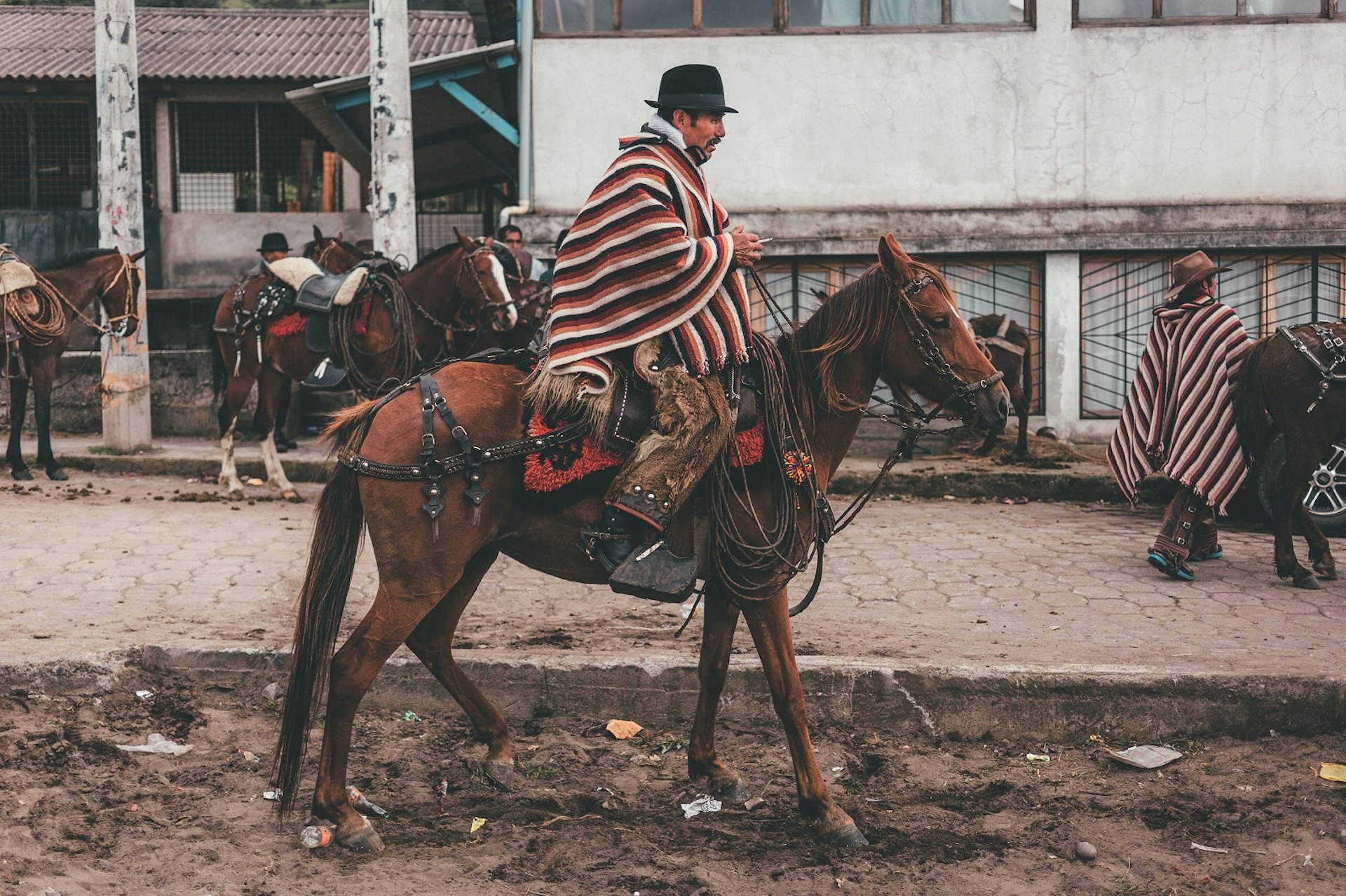 An Ecuadorian cowboy heads into town © Cass Gilbert