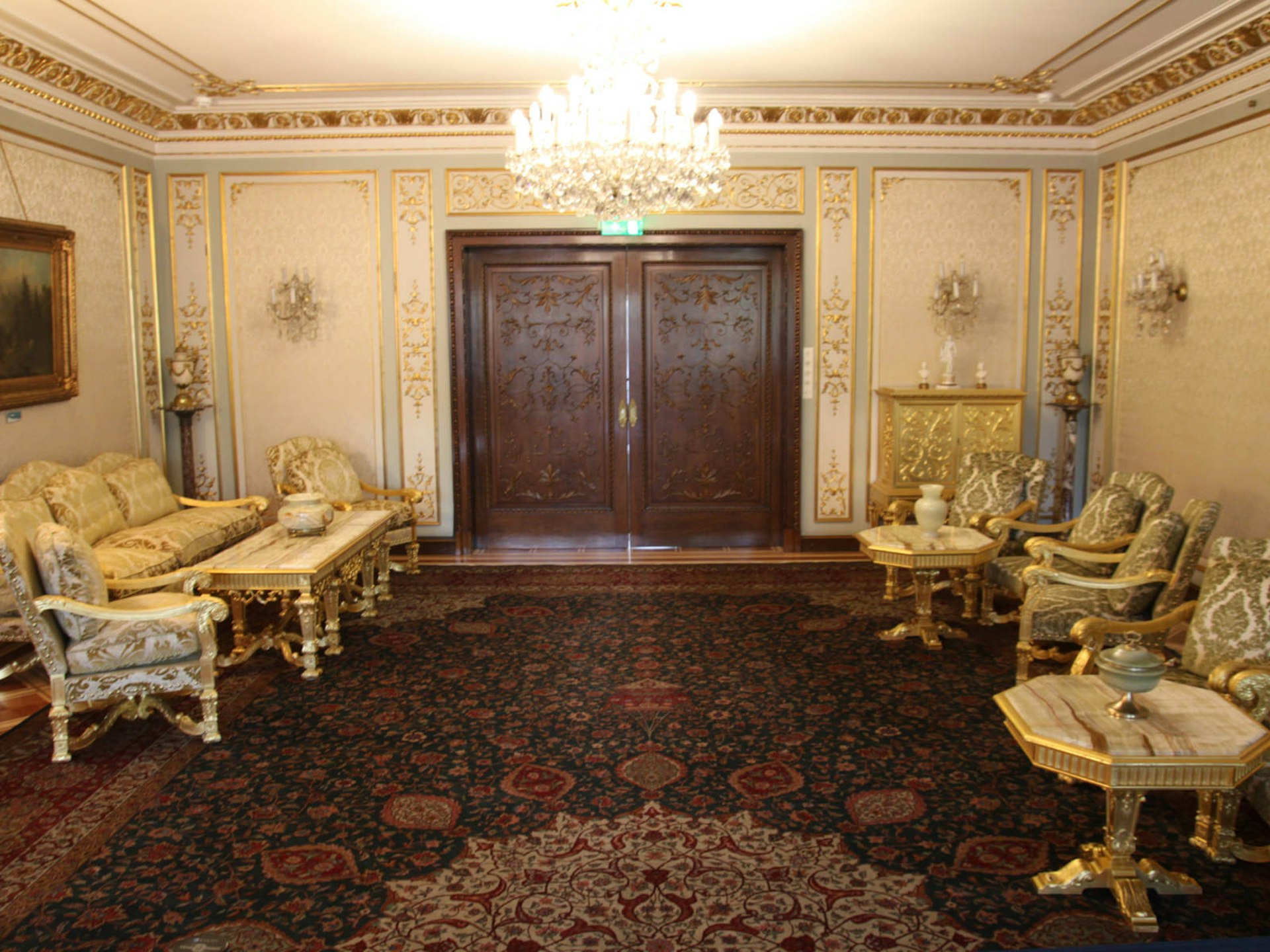 Private quarters of Romania's former first family © Kit Gillet / Lonely Planet