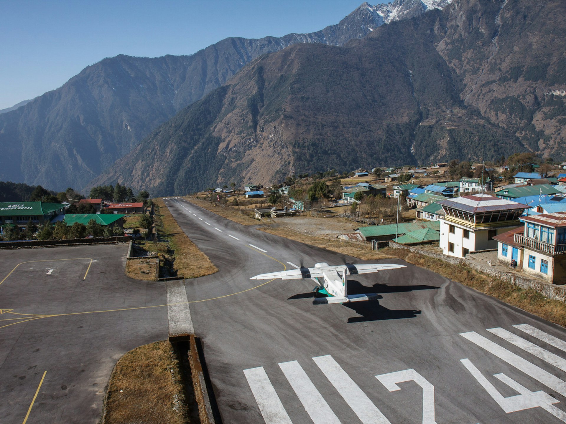 Departing from Lukla's miniature airport © Indrik myneur / CC by 2.0