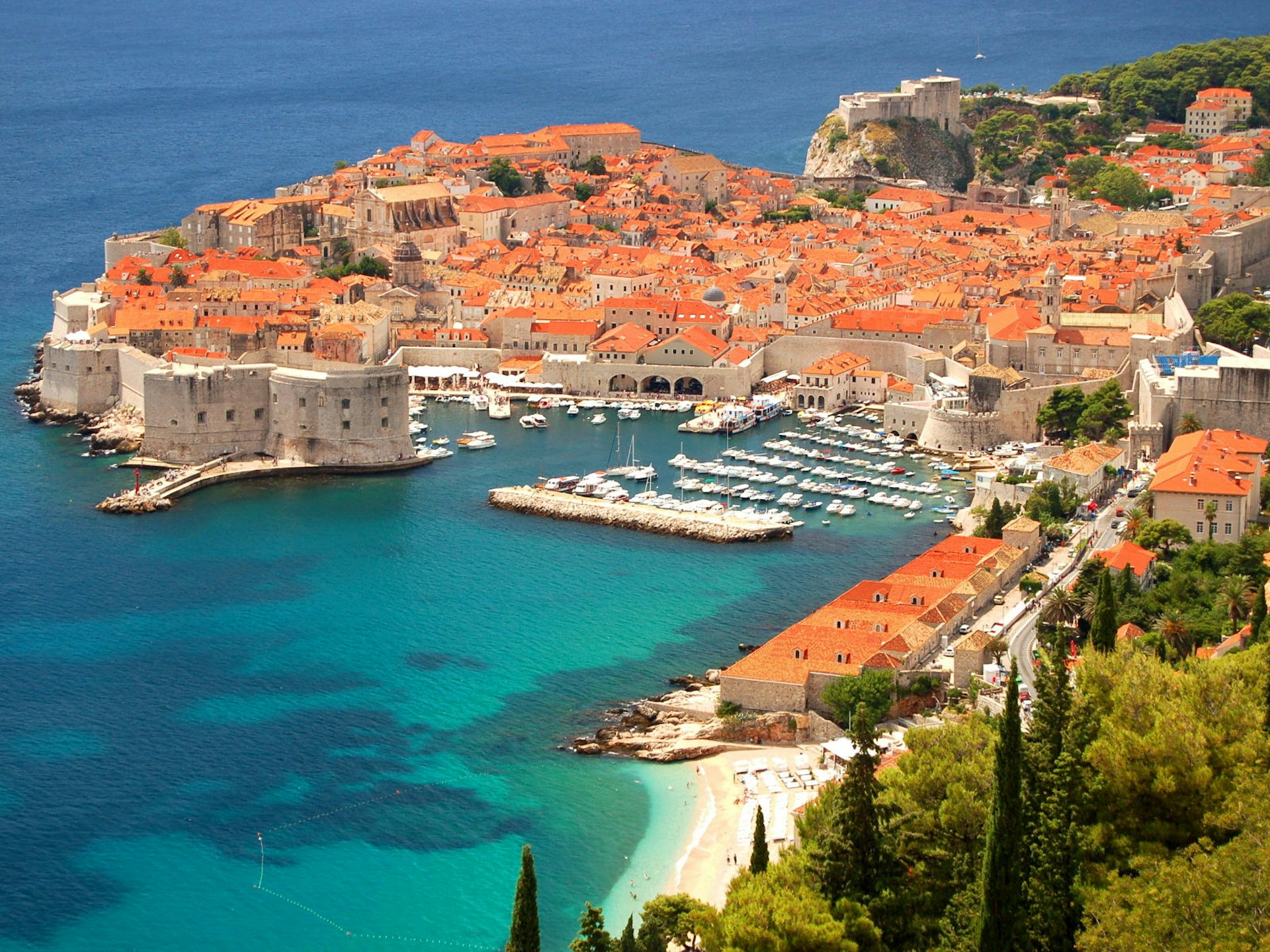 The iconic rooftops of Dubrovnik's old town on the Adriatic © Darios / Shutterstock