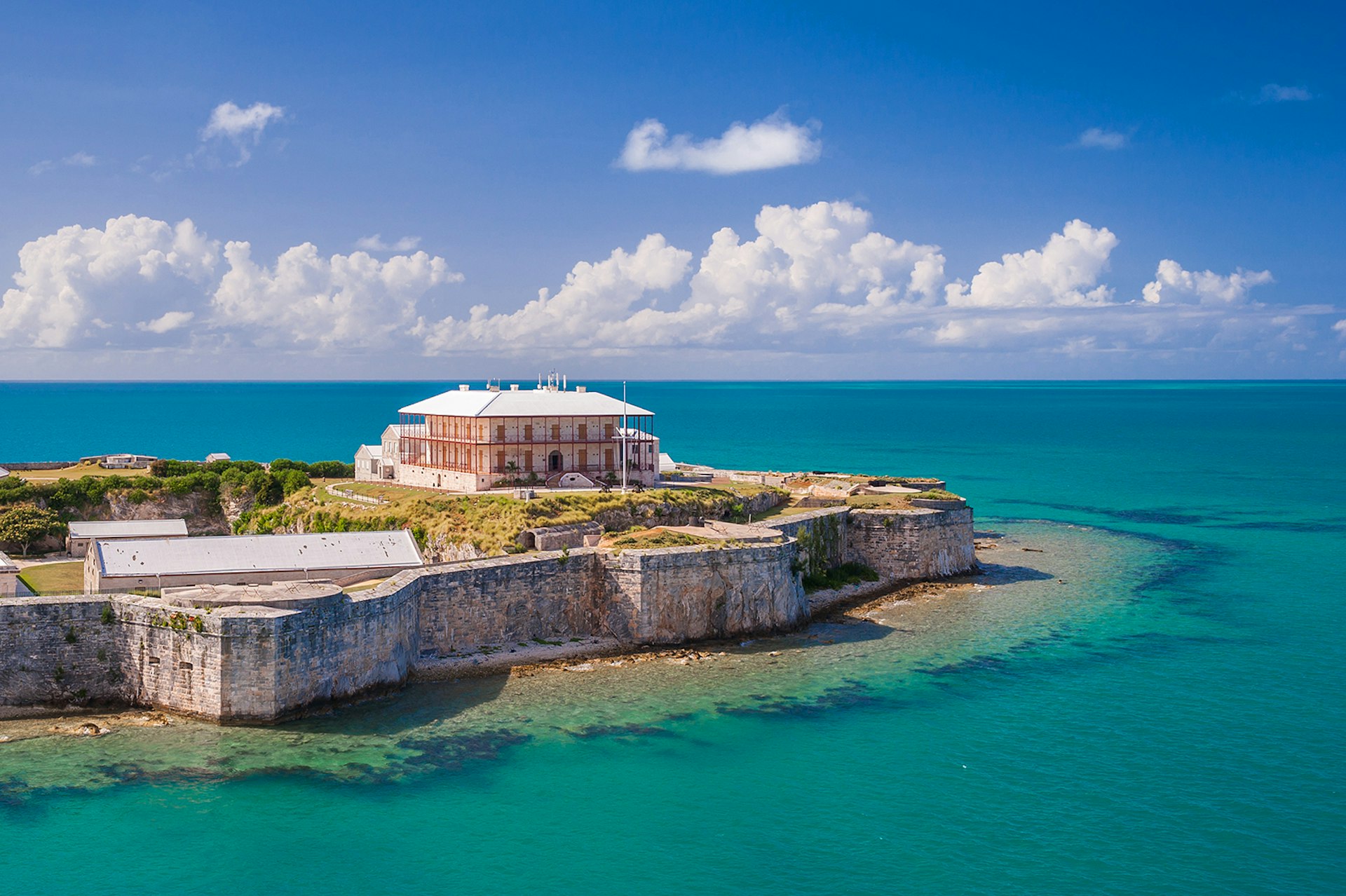 The Commissioner's house in King's Wharf, Bermuda © Pr3t3nd3r / Getty Images
