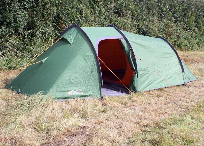 Vango Pulsar 200-tältet erbjuder utrymme och komfort efter en dag på vägen © David Else / Lonely Planet