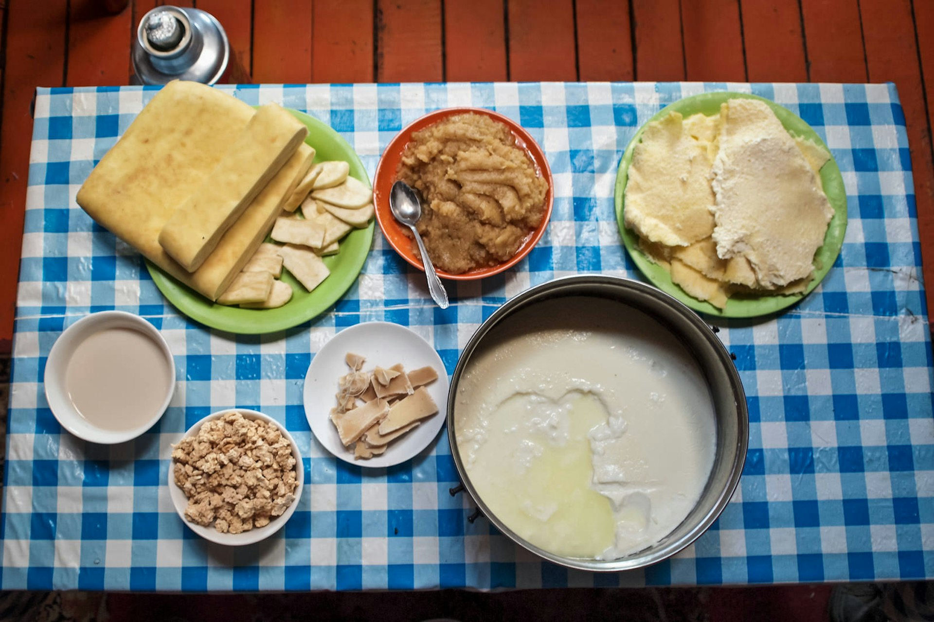 'White season': cheese curds, clotted cream and bread © Tom O'Malley / Lonely Planet