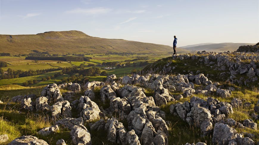 Walking in Ribblesdale, the Yorkshire Dales © Andrew Montgomery / Lonely Planet
