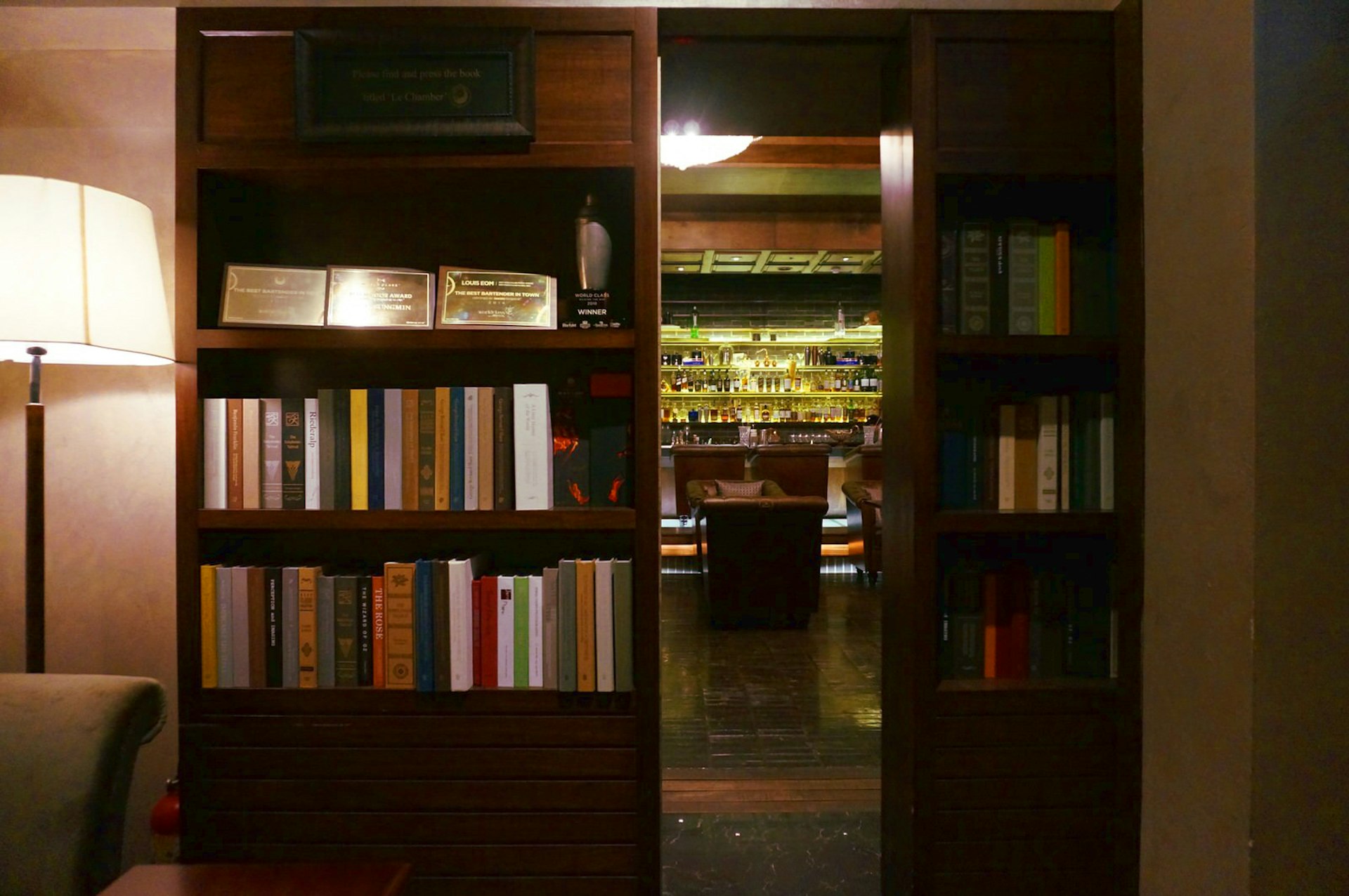 Le Chamber is a high-end drinking chamber hidden behind a library © Hahna Yoon / Lonely Planet