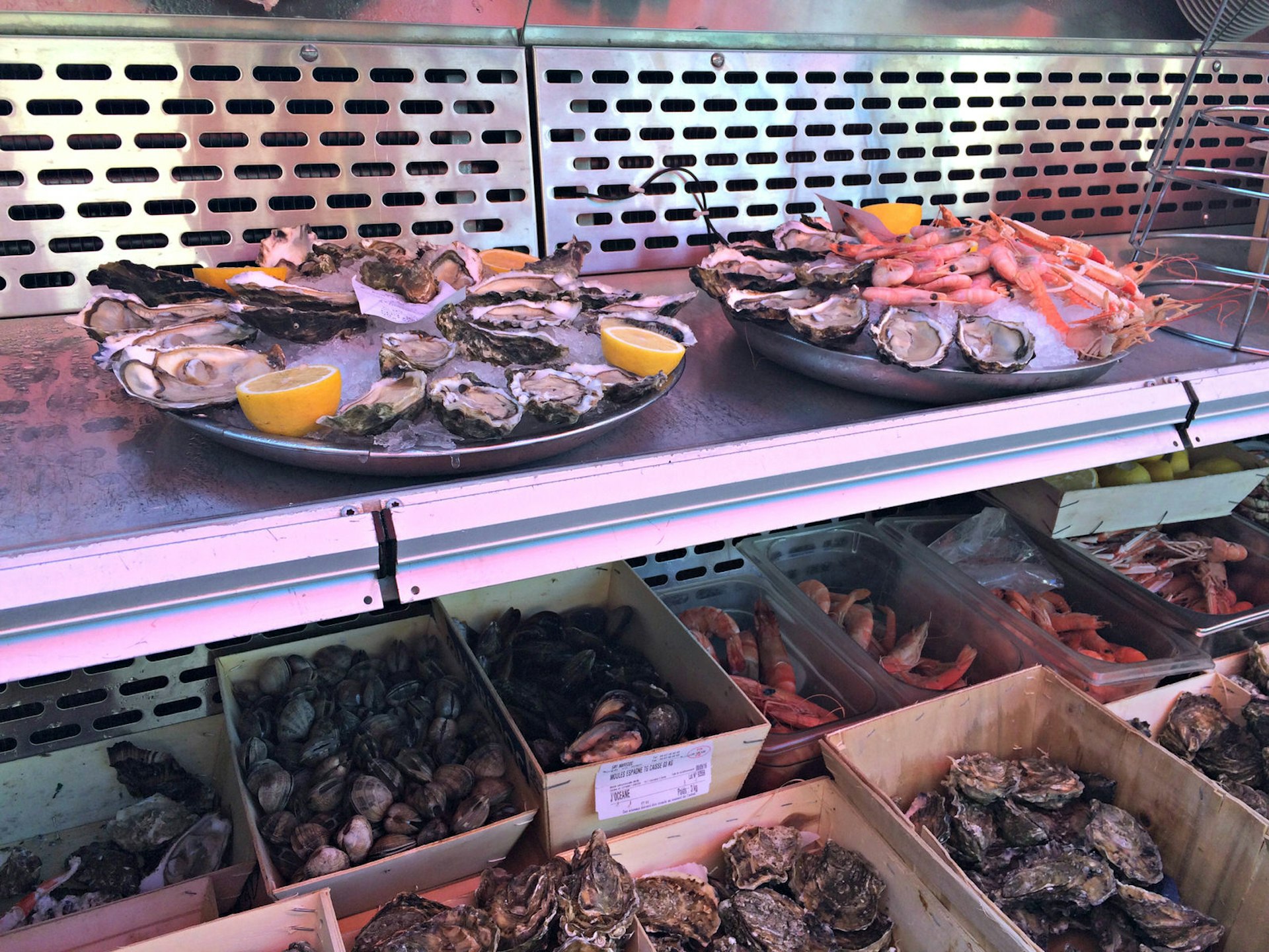 Seafood platters lined up at Brasseries Georges, Brussels © Charlotte McDonald-Gibson/Lonely Planet