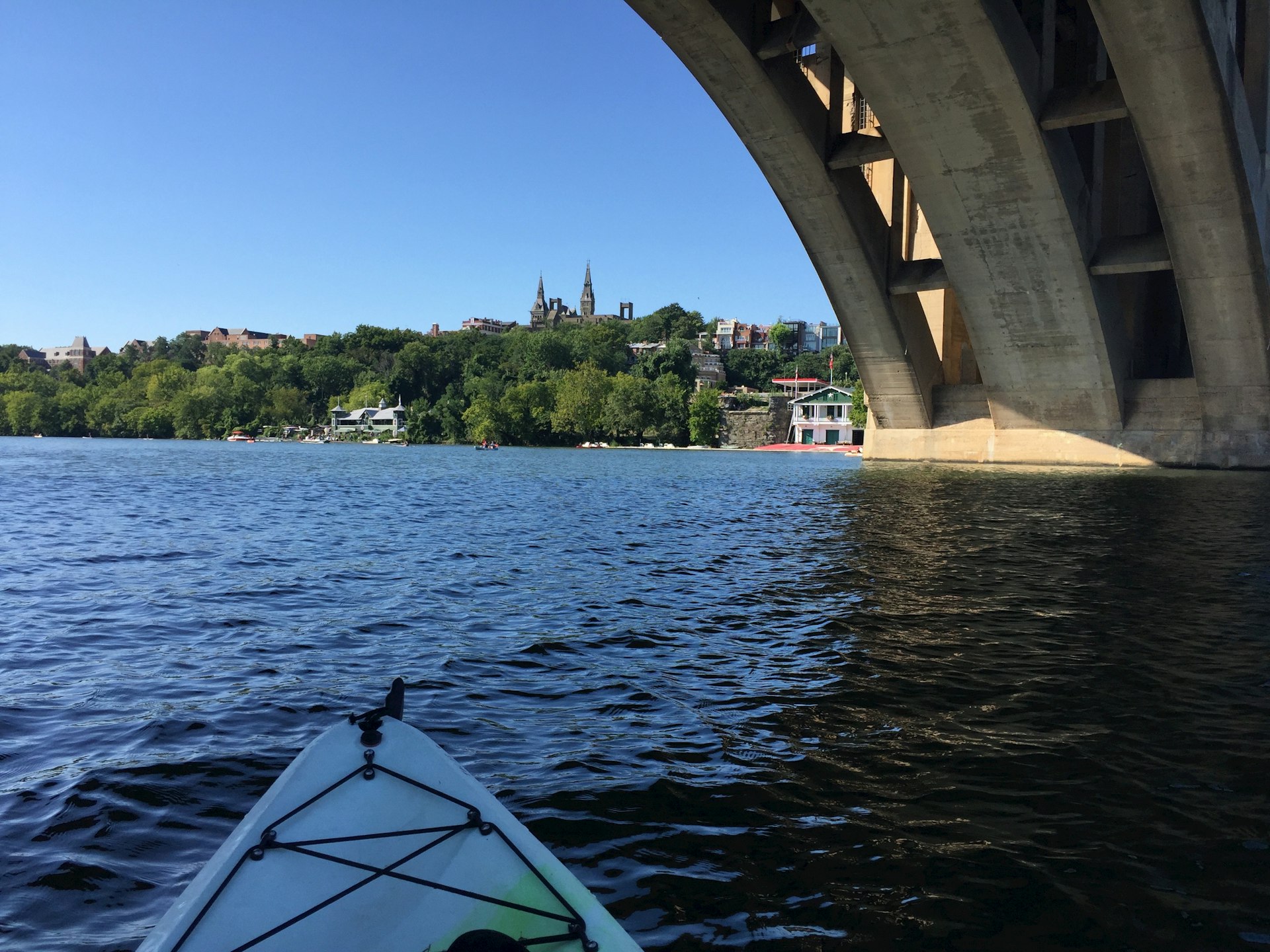 Kayaking past Georgetown University along the Potomac River offers tranquility in the heart of the city © Barbara Noe Kennedy / Lonely Planet