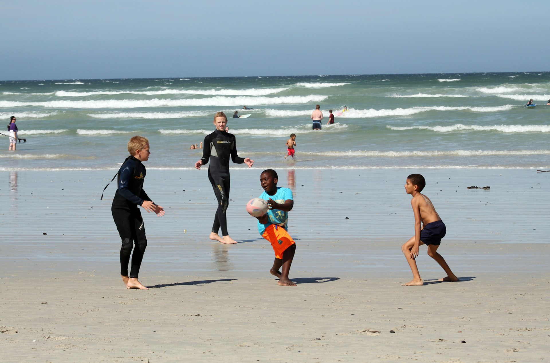 For surfing or a bit of touch rugby, the beach at Muizenberg is great for all ages © flowcomm / CC BY 2.0