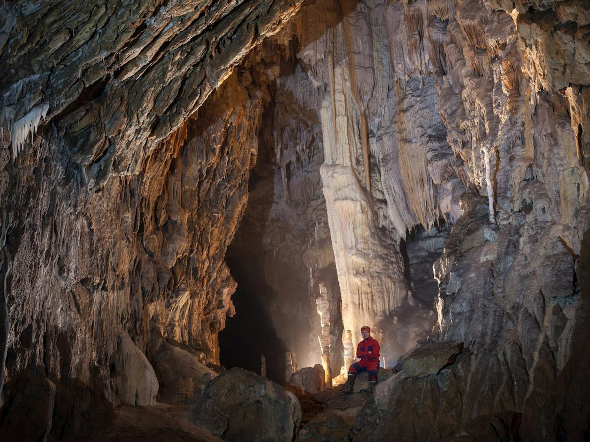 The huge Ɖalovića cave in northern Montenegro © courtesy of Rams Travel / Stefan Vukićević
