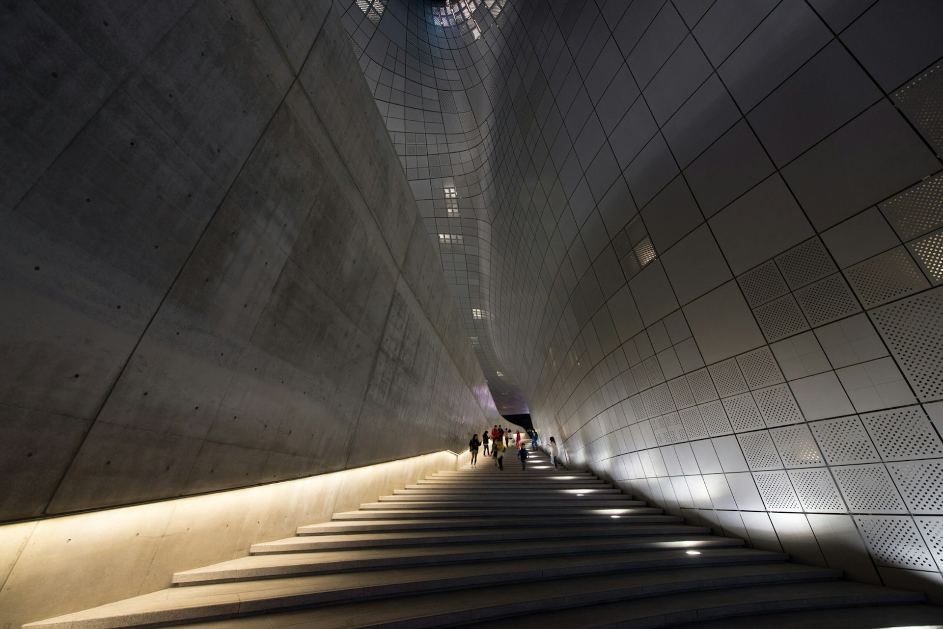 Looking more like a spaceship: Hadid's Dongdaemun Design Plaza © John Steele / Getty