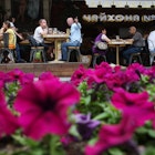A sidewalk cafe in central Moscow © Vyacheslav Prokofyev / TASS / Getty Images