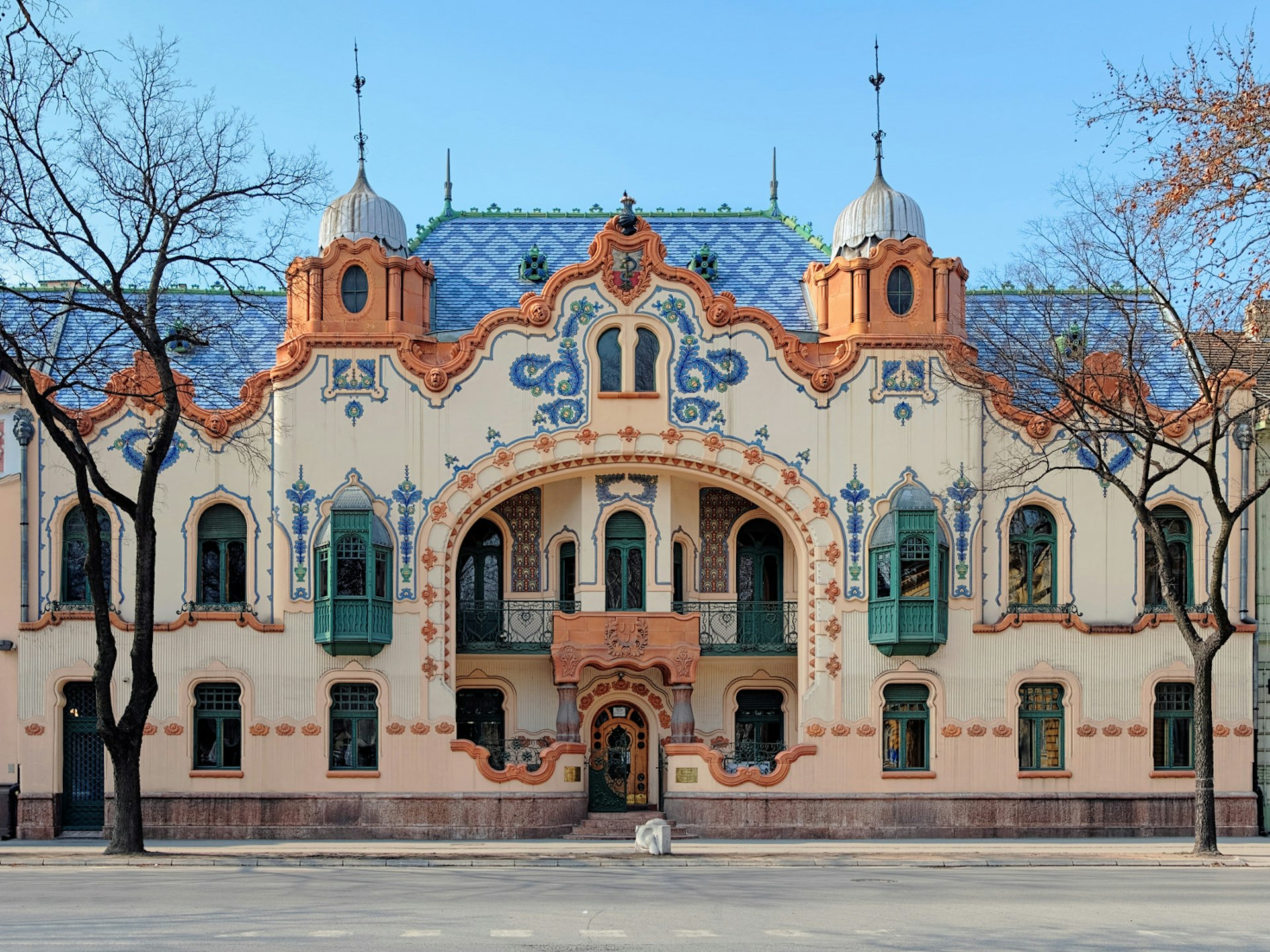 Art Nouveau-style Raichle Palace in Subotica © Mikhail Markovskiy / Shutterstock