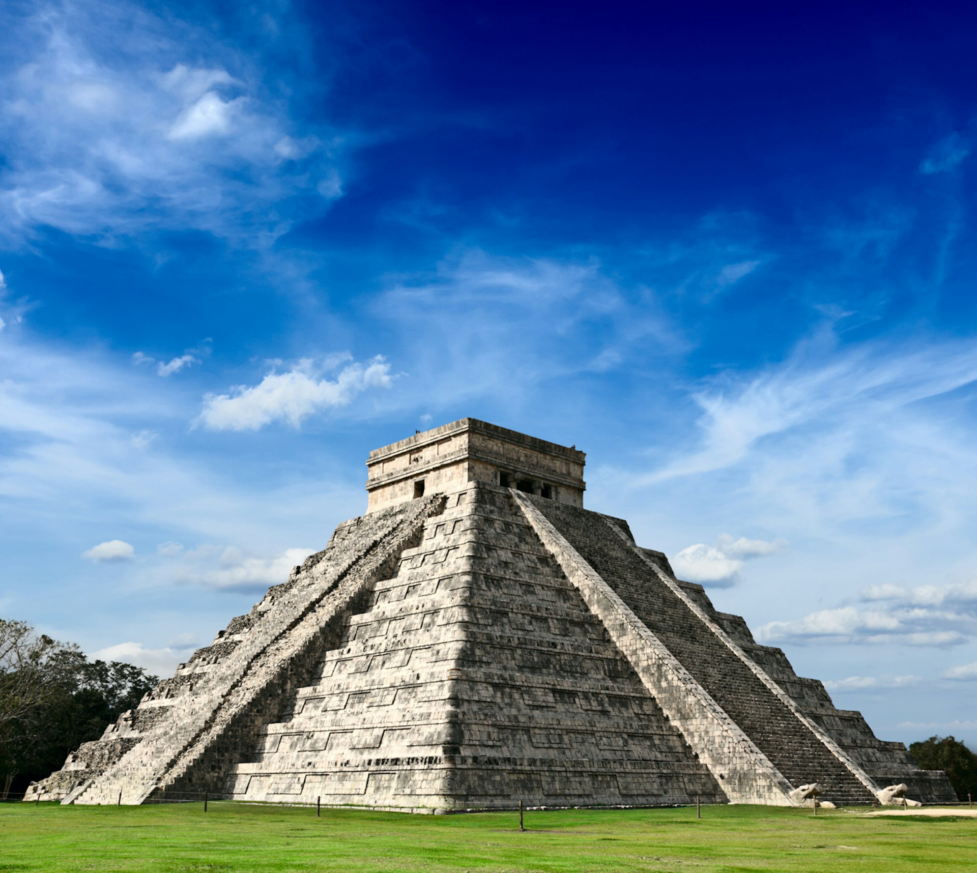 You're unlikely to have the site all to yourself, but Chichén Itzá is a must-see day trip from Mérida © f9photos/Shutterstock