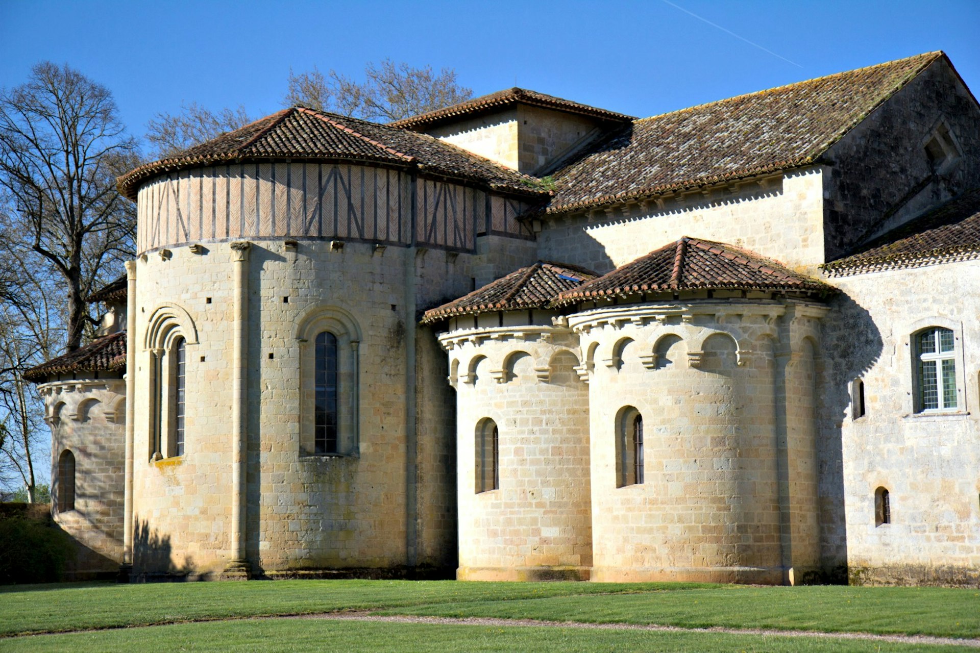 12th-century Abbaye de Flaran at the northern edge of Valence-sur-Baïse. Image © Alain Lauga / Shutterstock