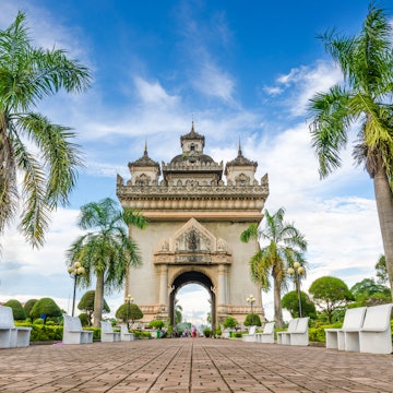 Features - vientiane-patuxai
