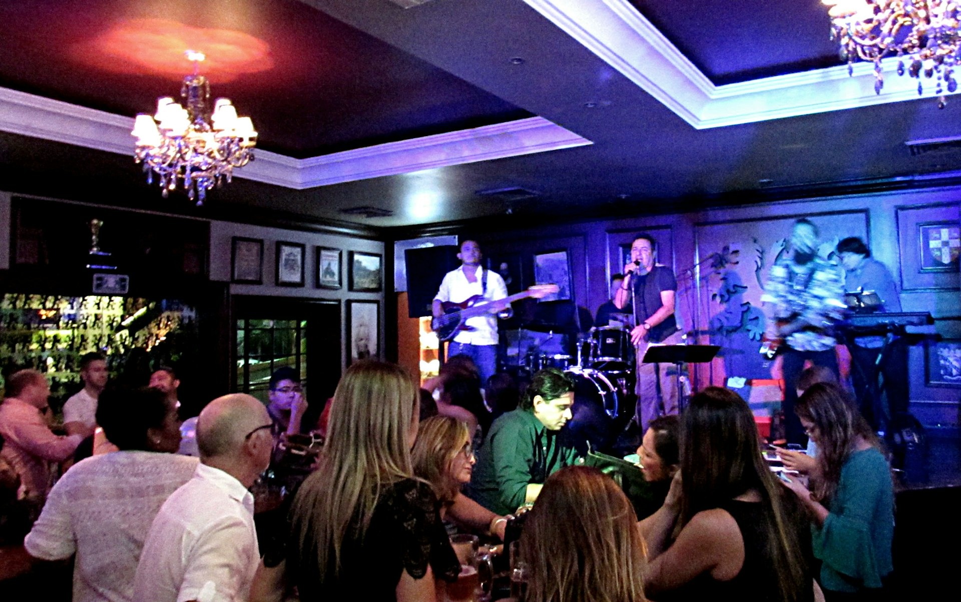 Live music is the thing at The Black Pub © Laura Winfree/Lonely Planet