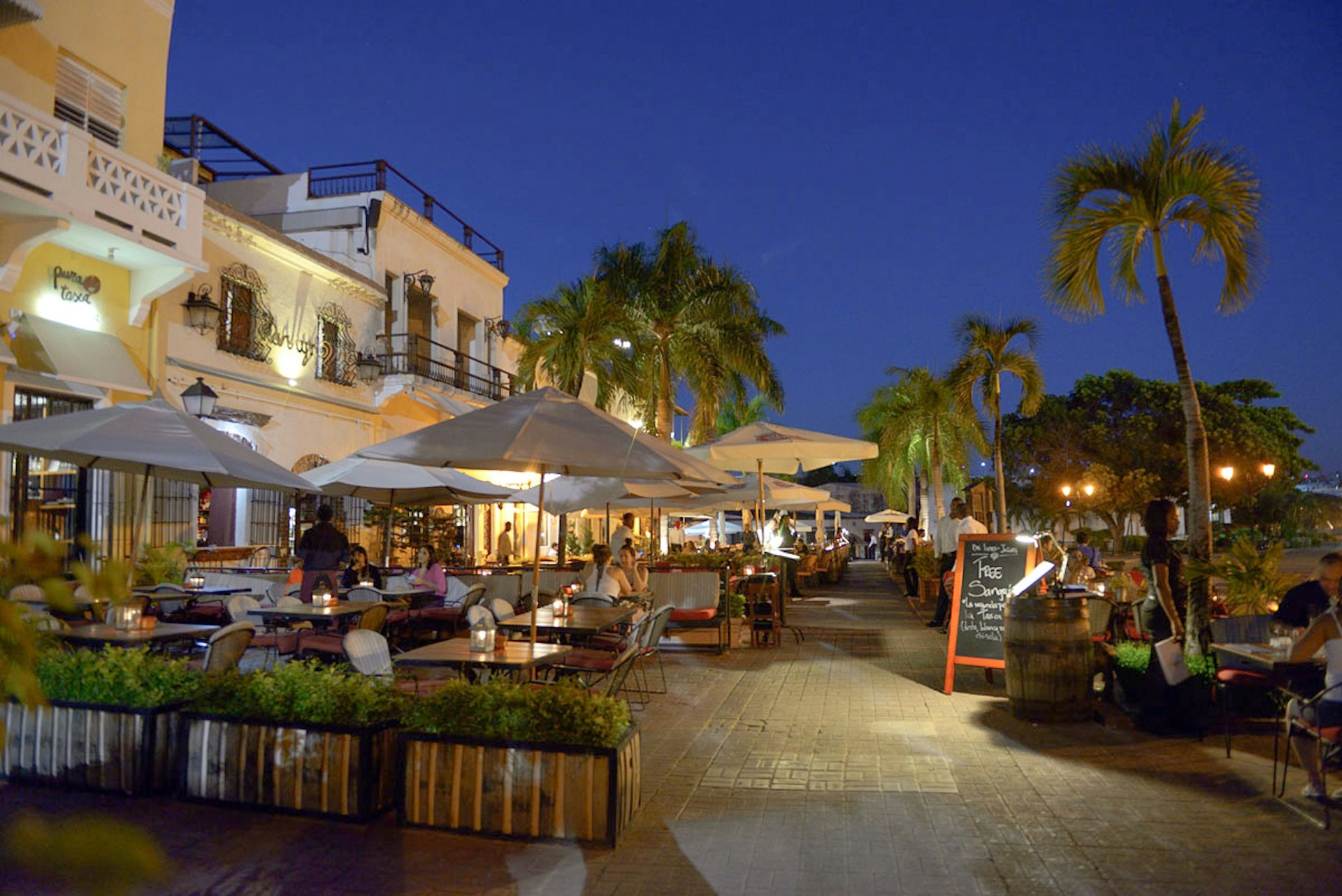 A range of romantic bistros line Plaza Espana, ideal for a first-time dinner in Santo Domingo © Lebawit Girma / Lonely Planet