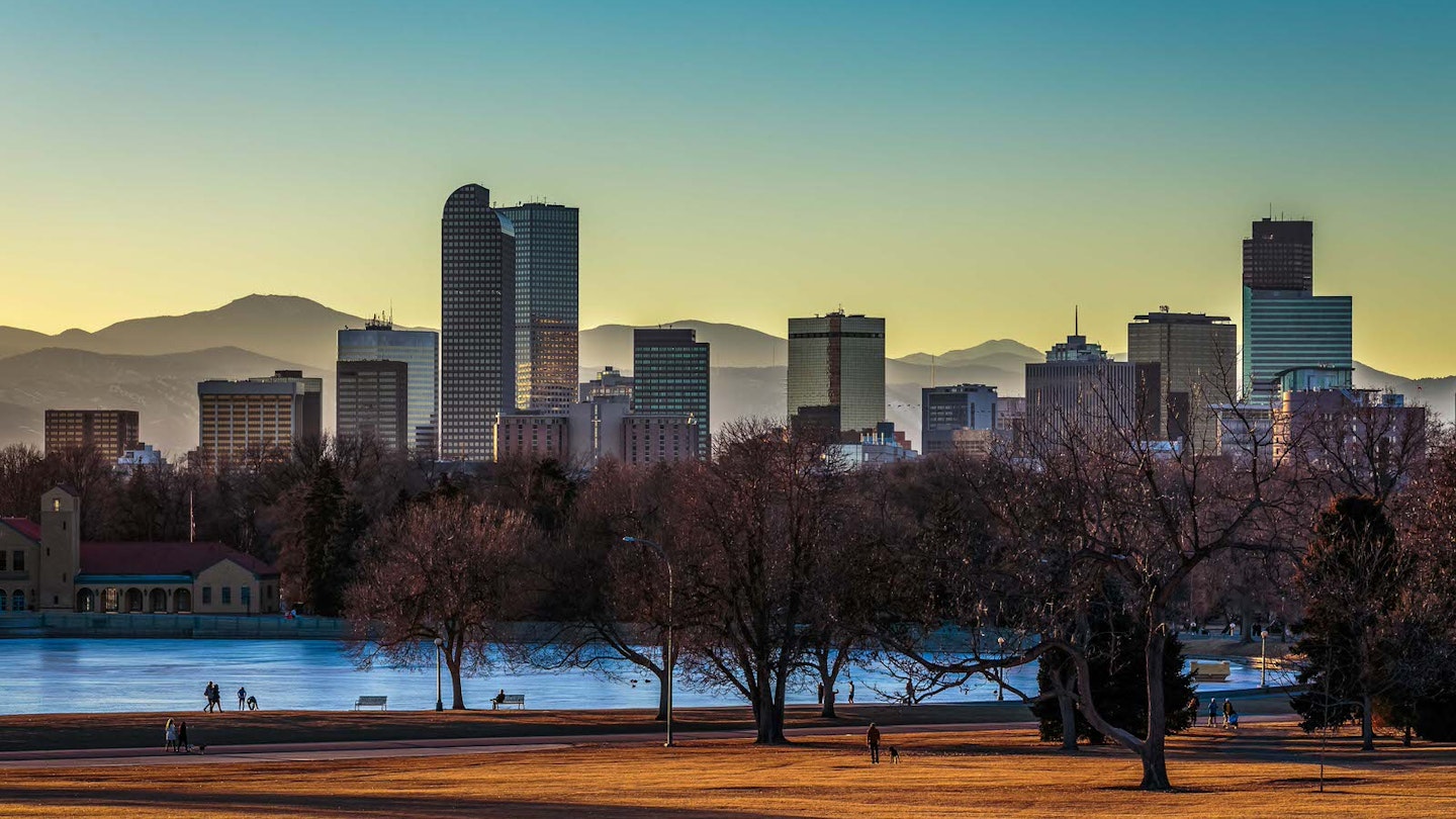 Perfectly situated at the foot of the Rocky Mountains, Denver has a lot to offer first-time travelers © gcosoveanu / iStock / Getty Images Plus