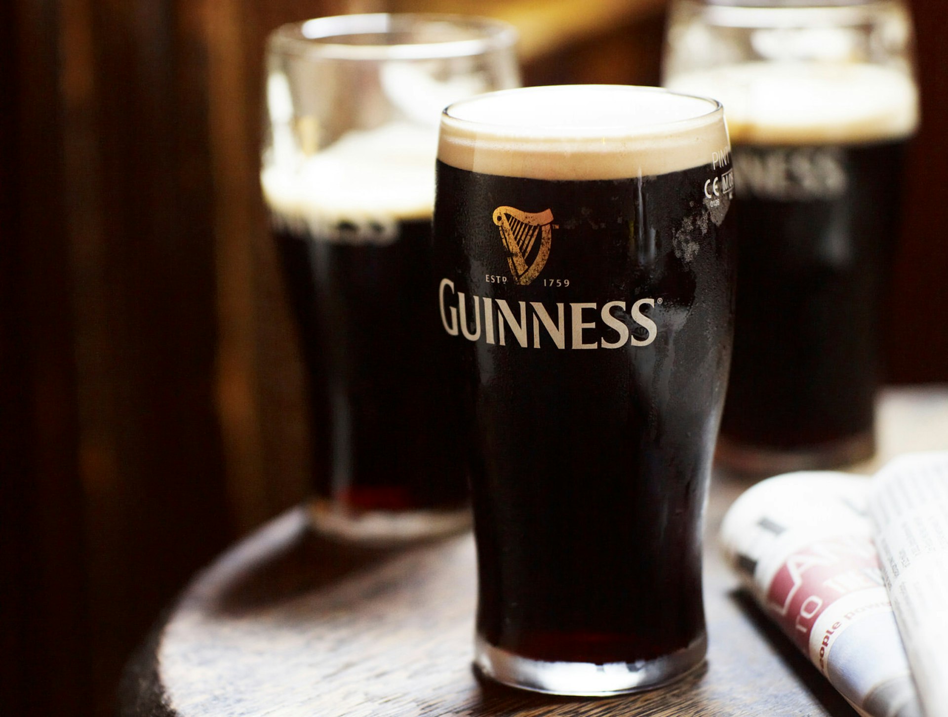 Temple Bar is a big draw, but you'll find many of Dublin's best pints elsewhere in the city © islavicek / Shutterstock