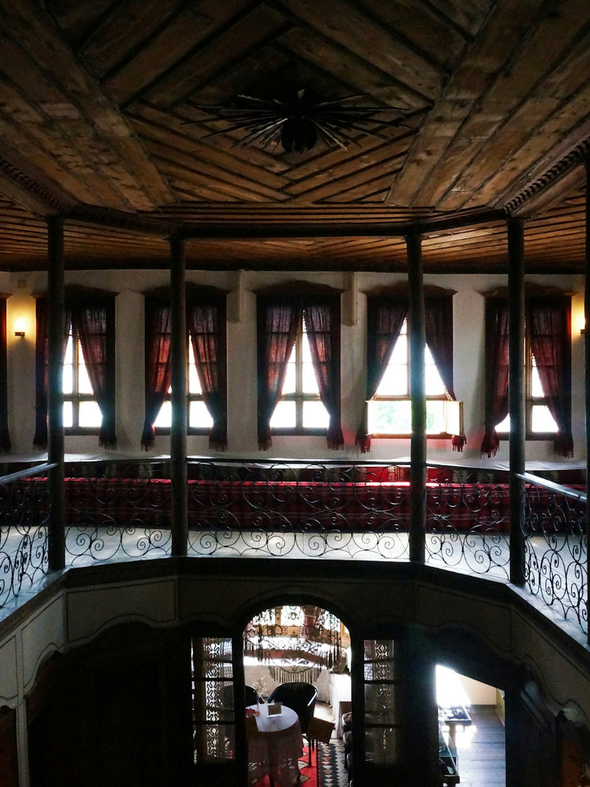 Ornate interior of Sarafkina Kâshta © Anita Isalska / Lonely Planet
