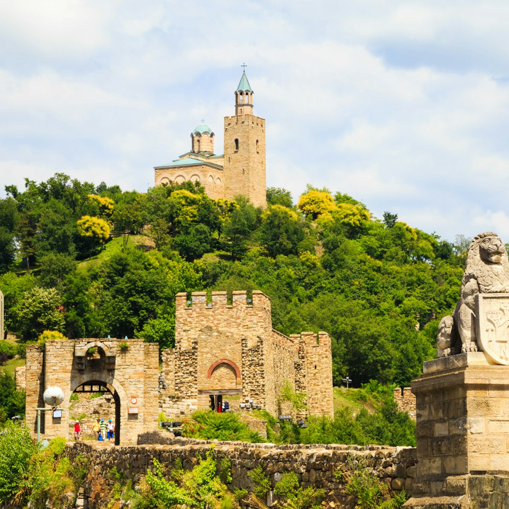 Veliko Tarnovo's medieval Tsarevets Fortress © Ongala / Shutterstock